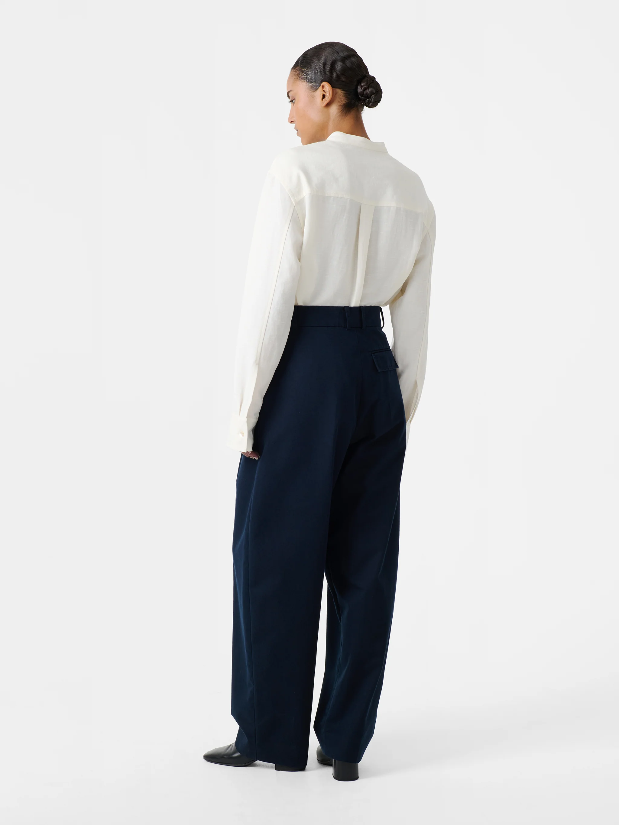 Acuna Pant in Darkest Navy - Image 3