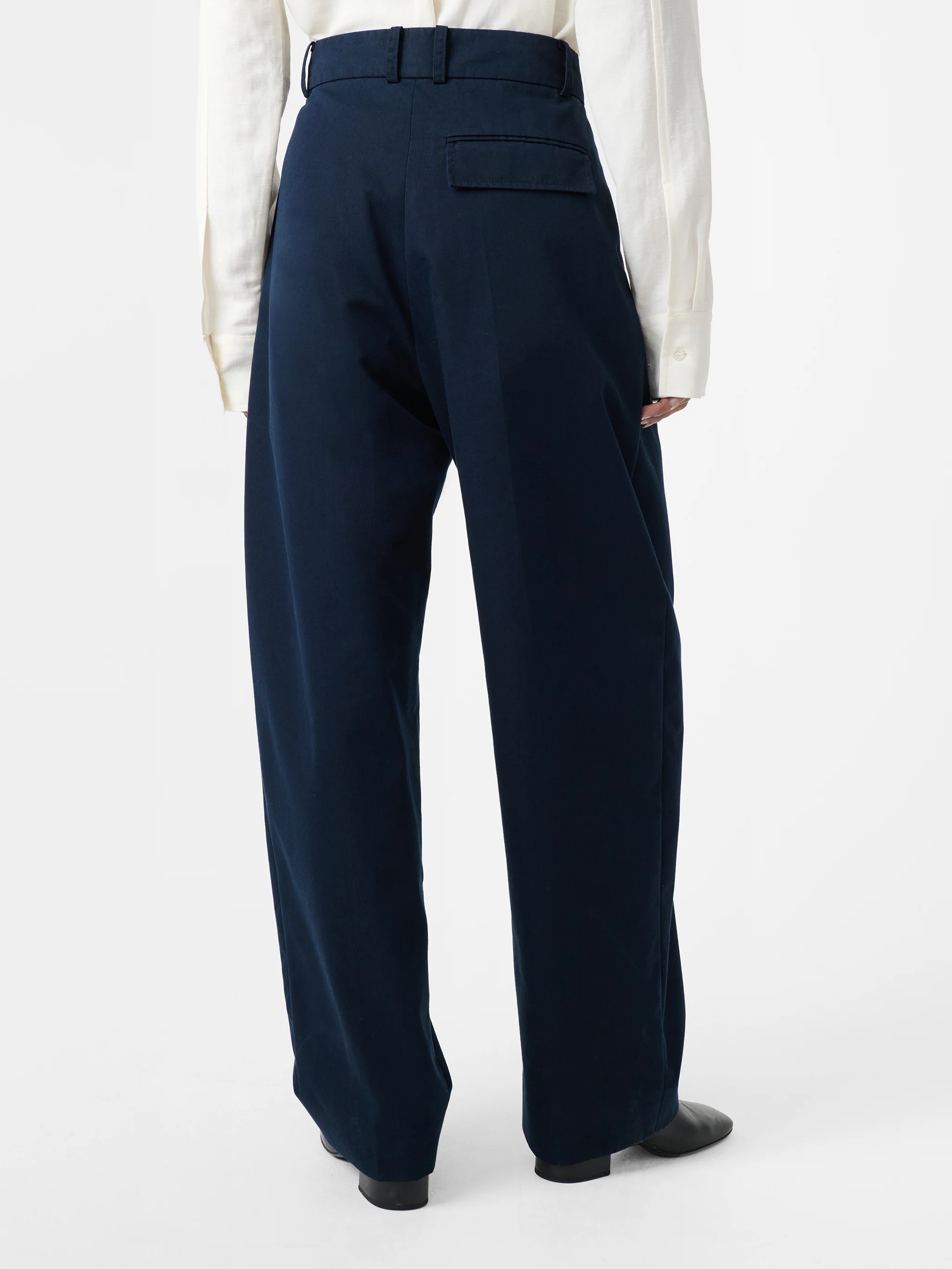 Acuna Pant in Darkest Navy - Image 5