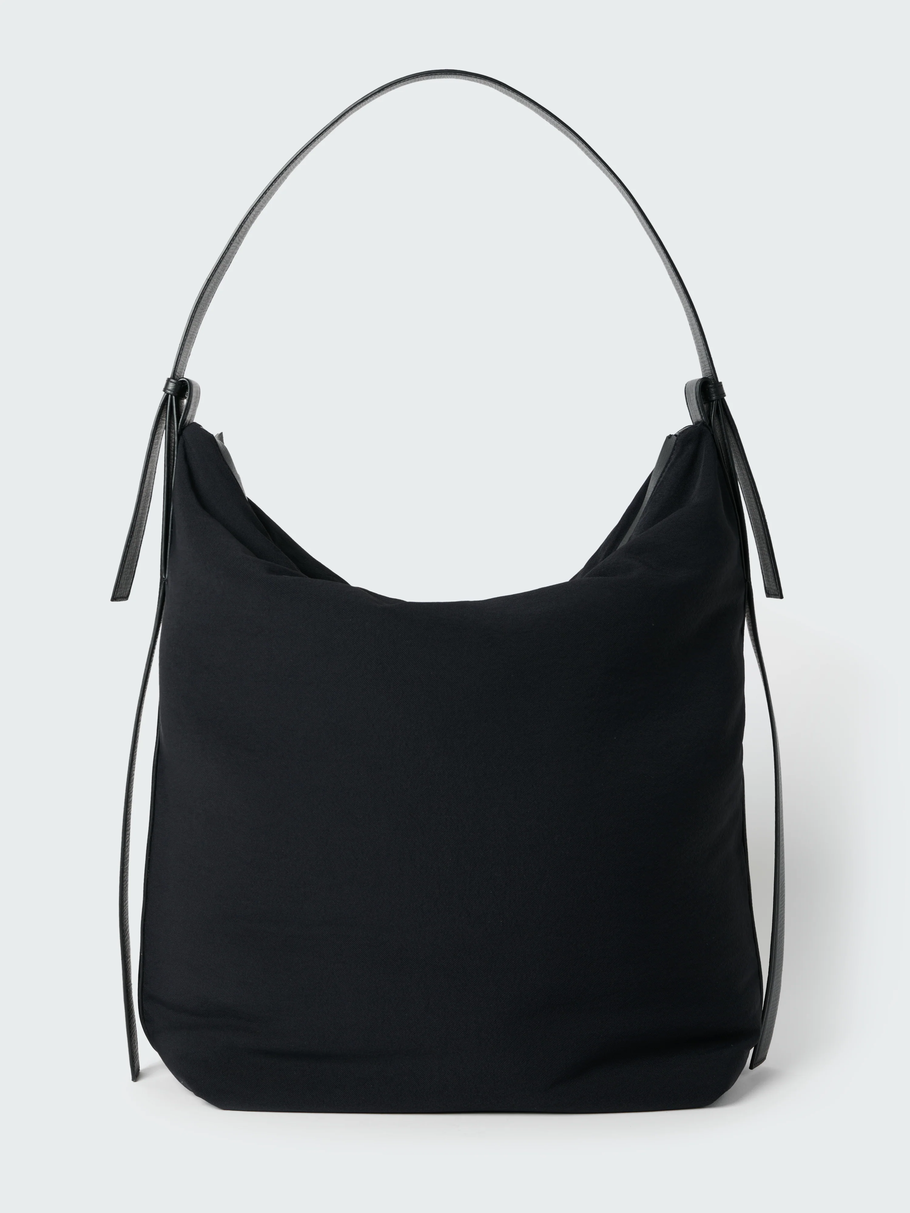 Airport Bag Medium in Black - Image 5