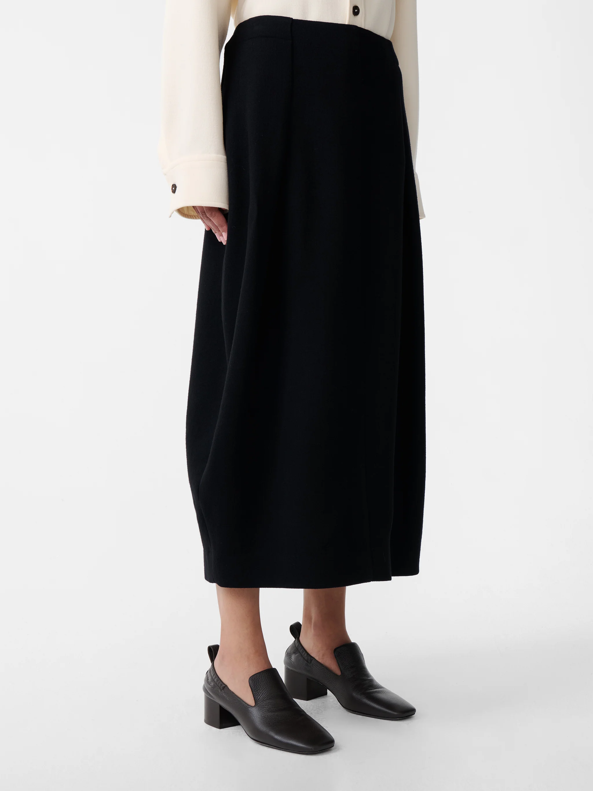 Aru Skirt in Black - Image 5