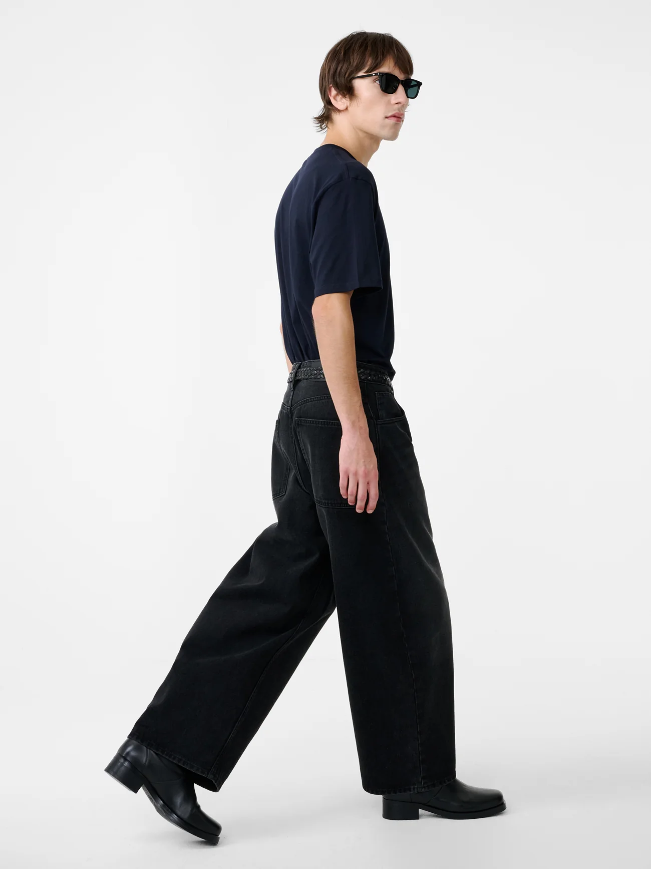 Bric T-Shirt in Darkest Navy - Image 4