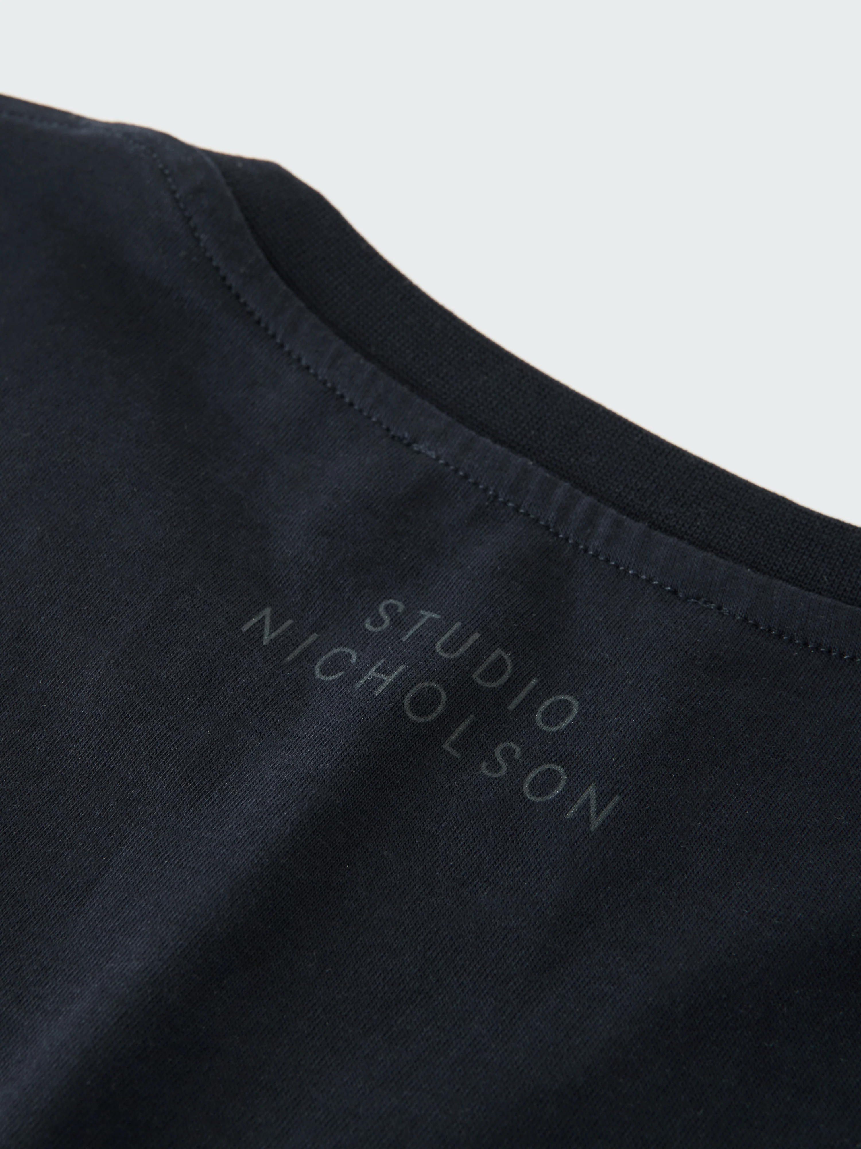 Bric T-Shirt in Darkest Navy - Image 8