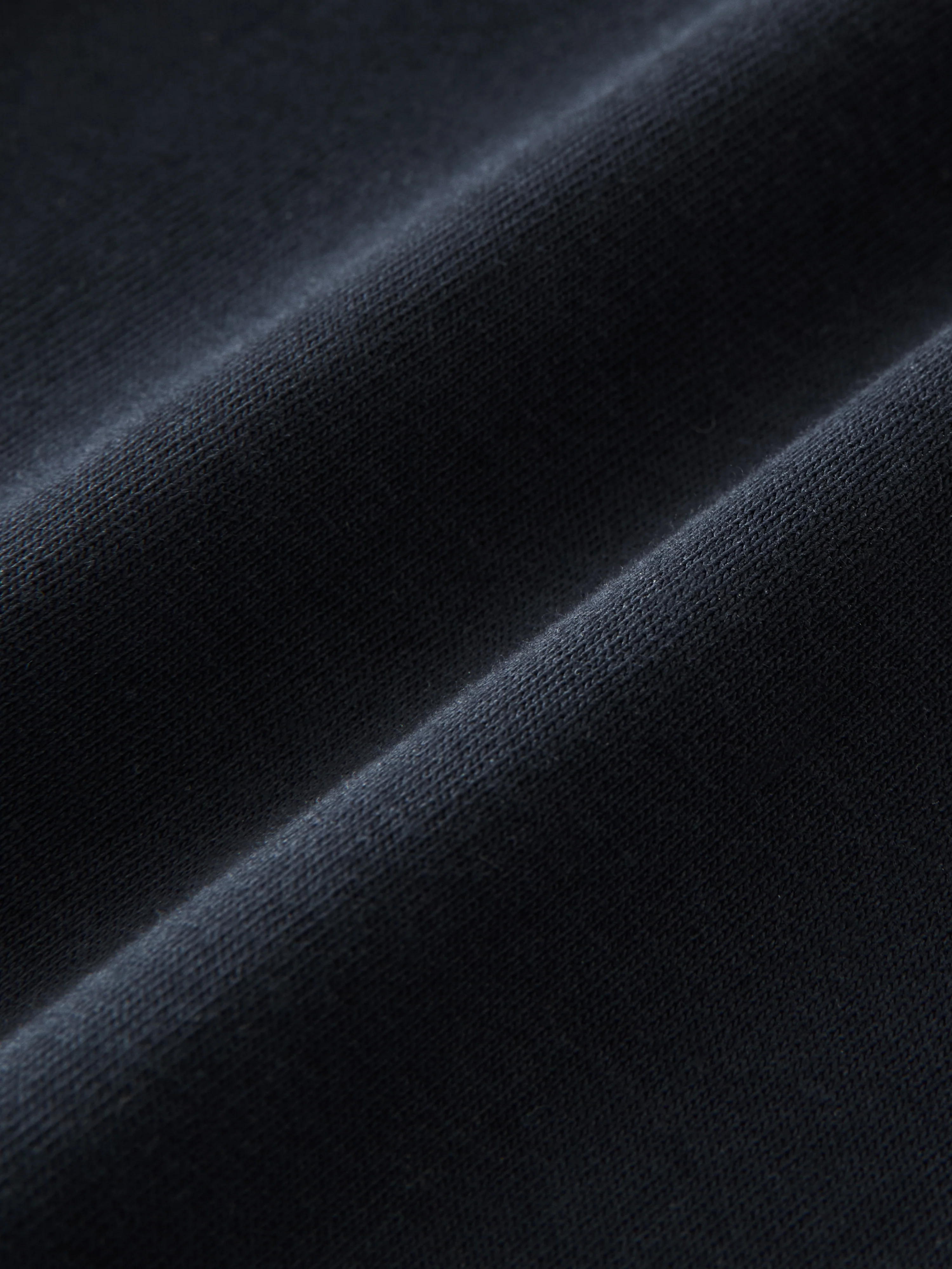 Bric T-Shirt in Darkest Navy - Image 9