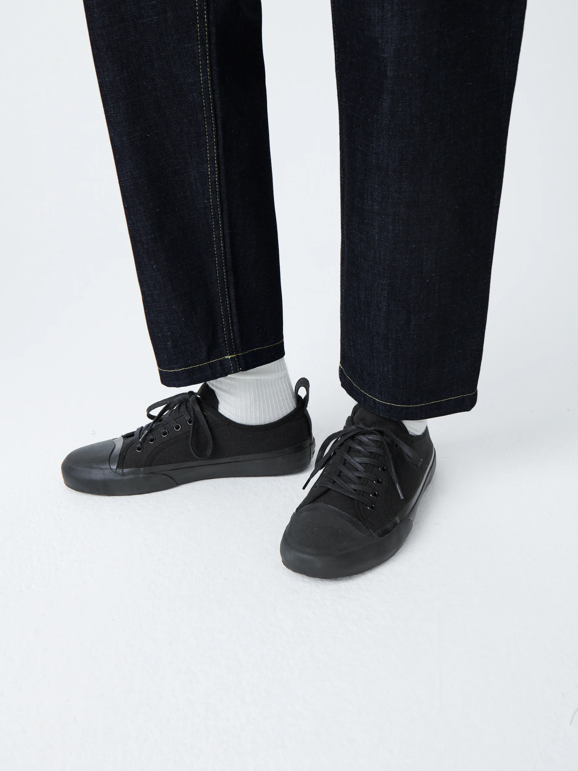 Byrd Canvas Shoe in Darkest Navy - Image 6