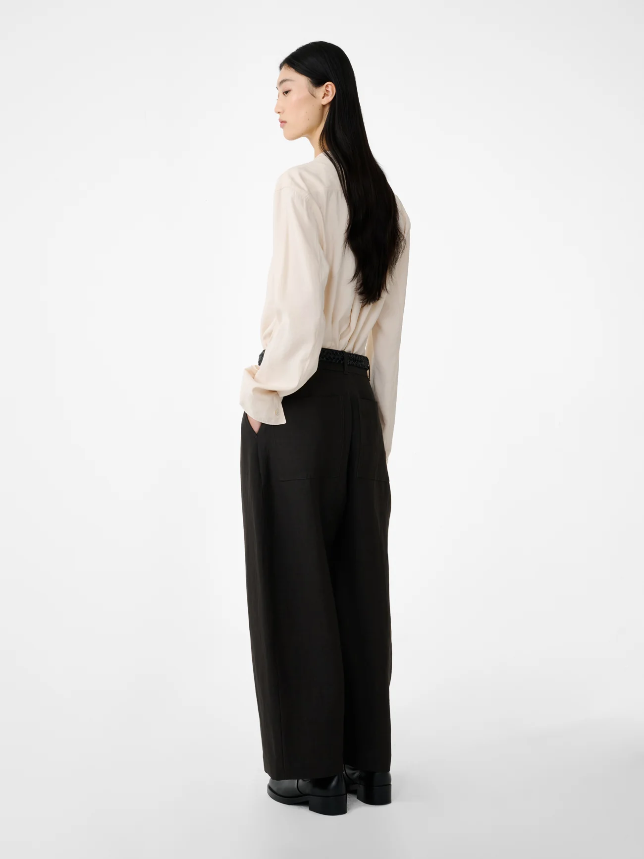 Chalco Linen Pant in Black Grape - Image 3
