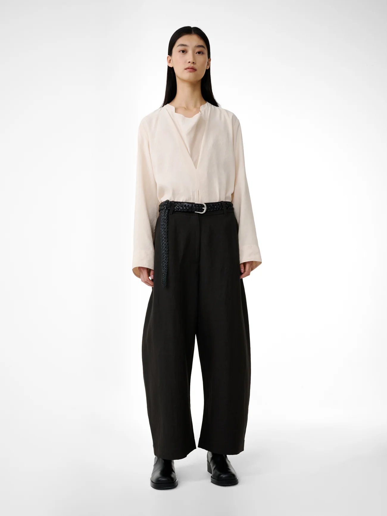Chalco Linen Pant in Black Grape - Image 4