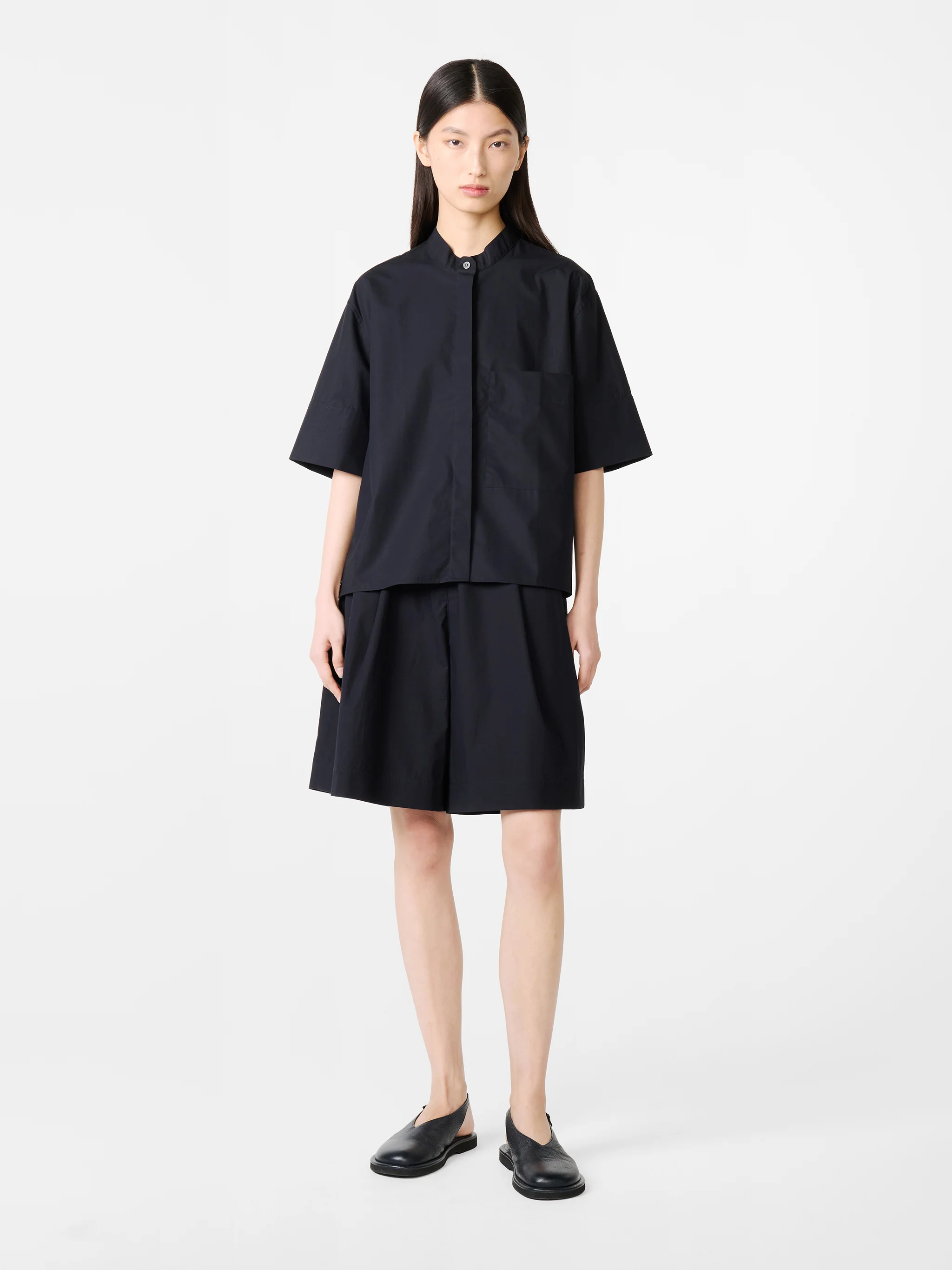 Cito Short in Darkest Navy - Image 4