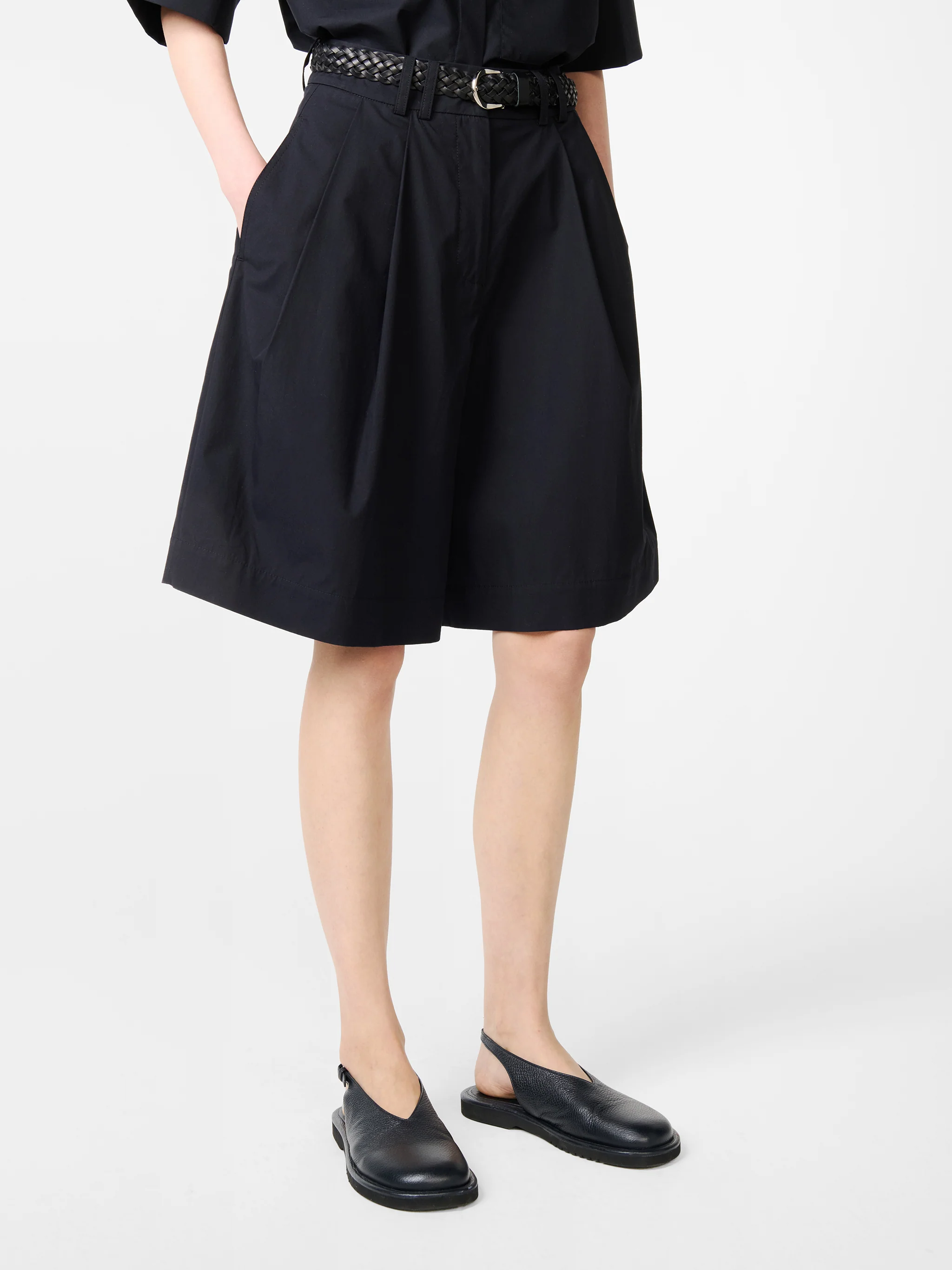 Cito Short in Darkest Navy - Image 5