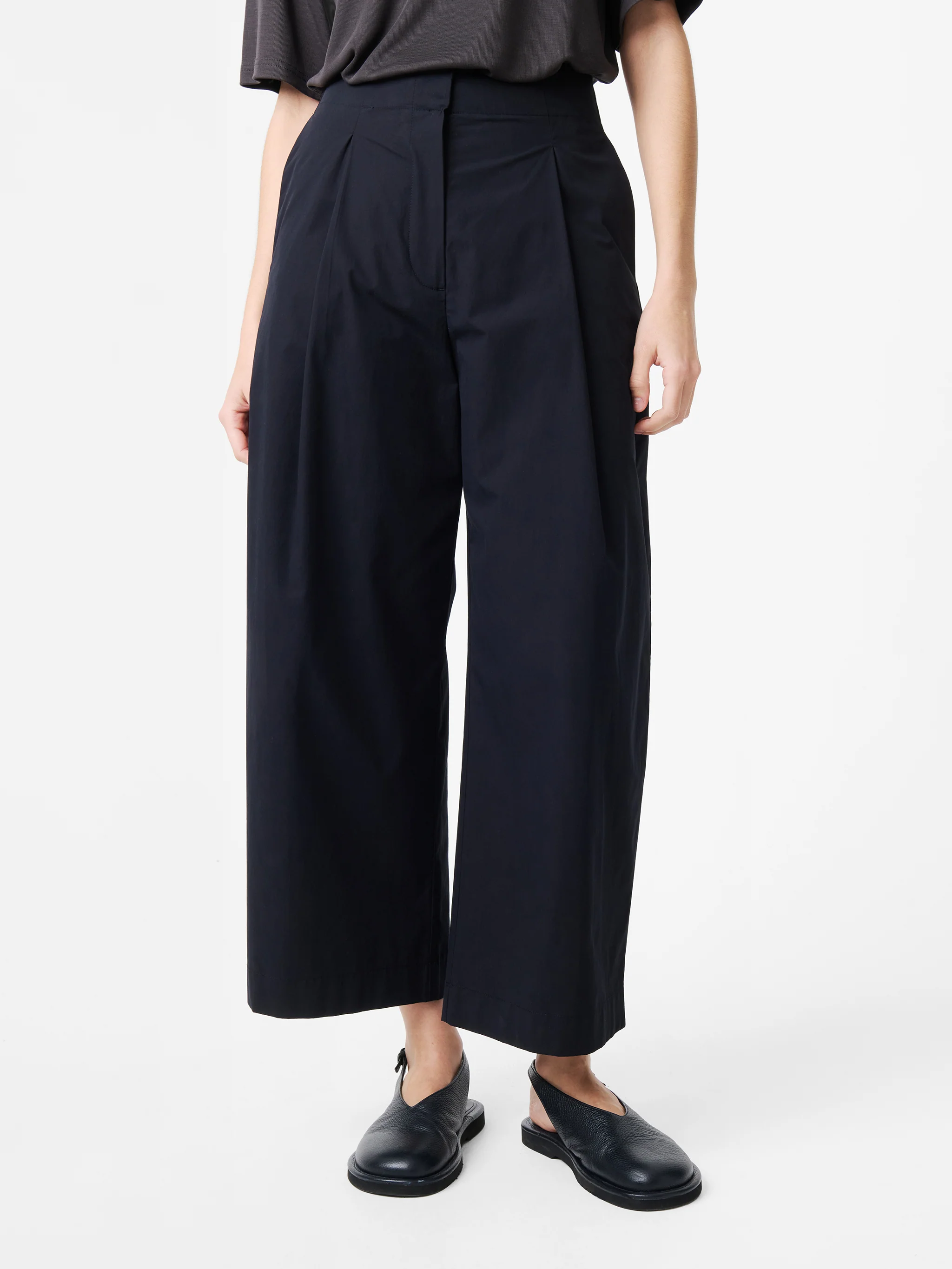 Dordoni Pant in Darkest Navy - Image 5