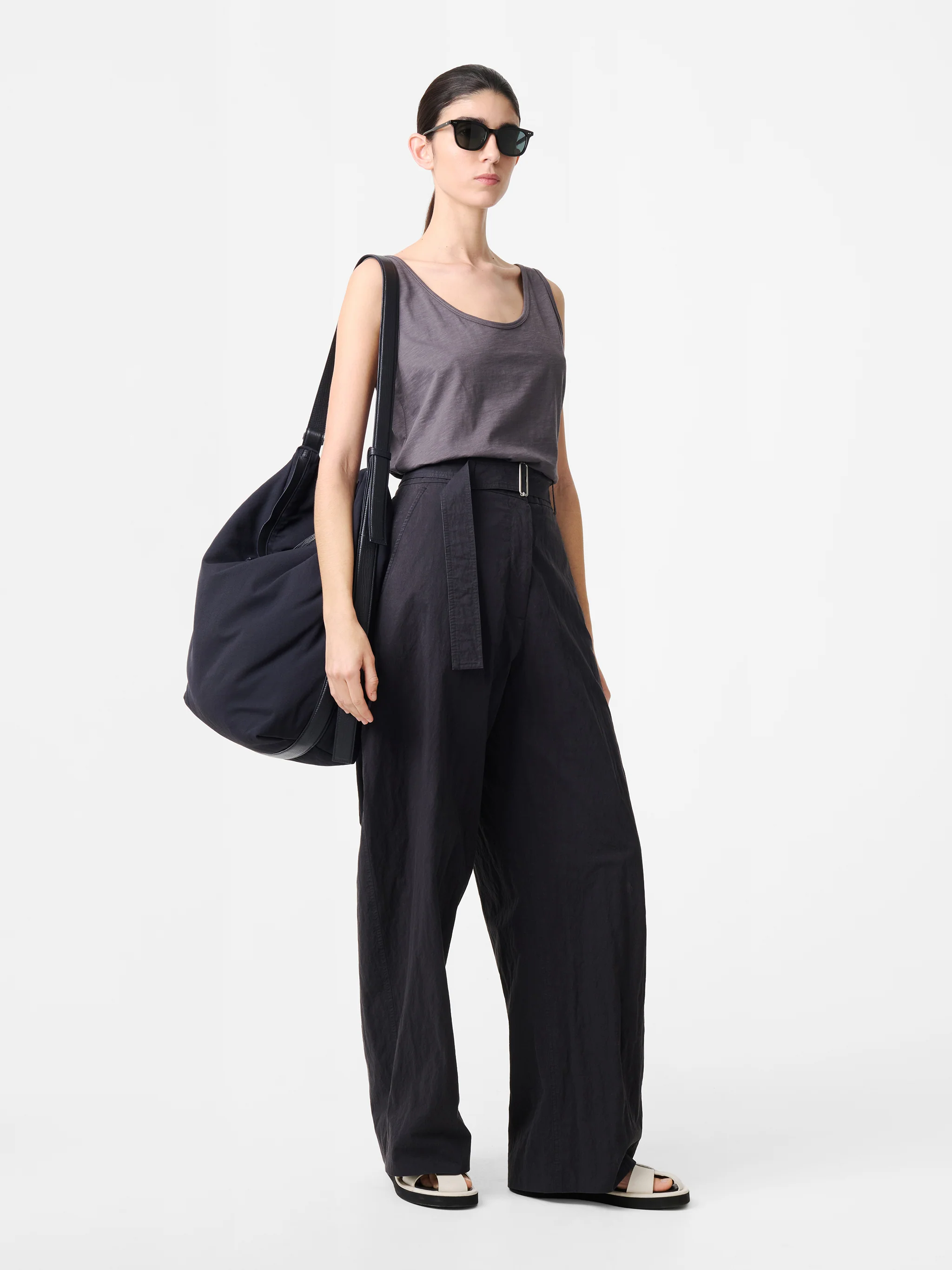 Doring Pant in Dark Navy - Image 2
