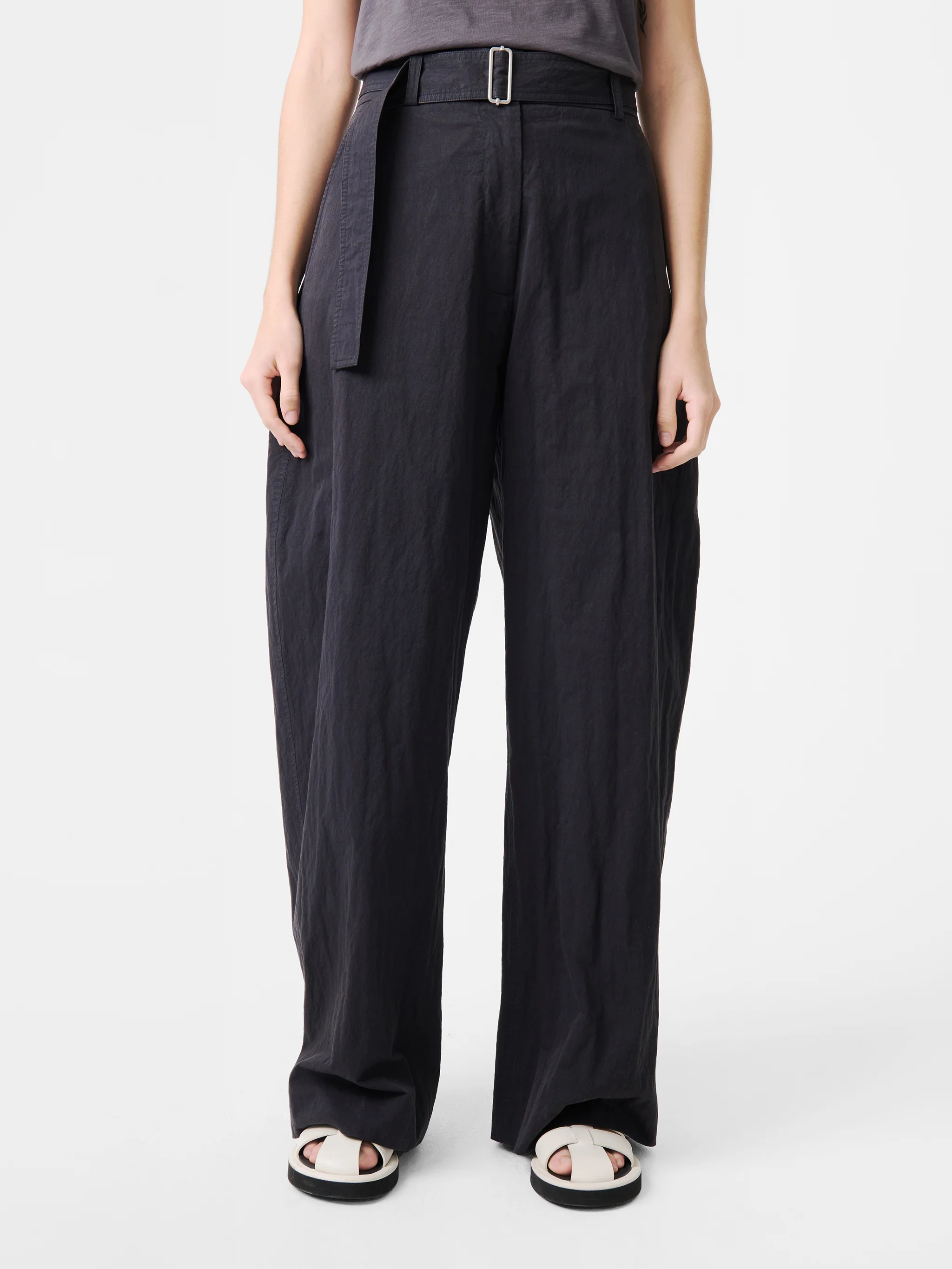 Doring Pant in Dark Navy - Image 4