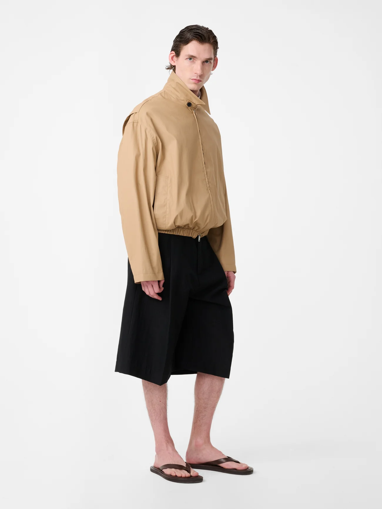 Fowld Linen Short in Black