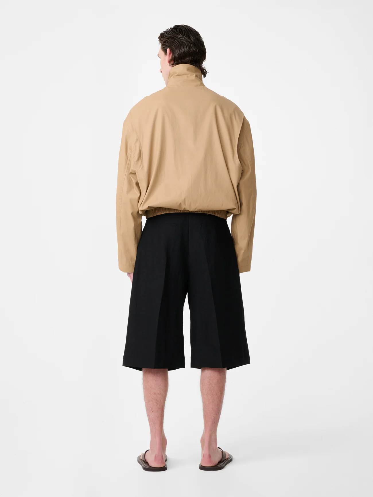 Fowld Linen Short in Black - Image 3