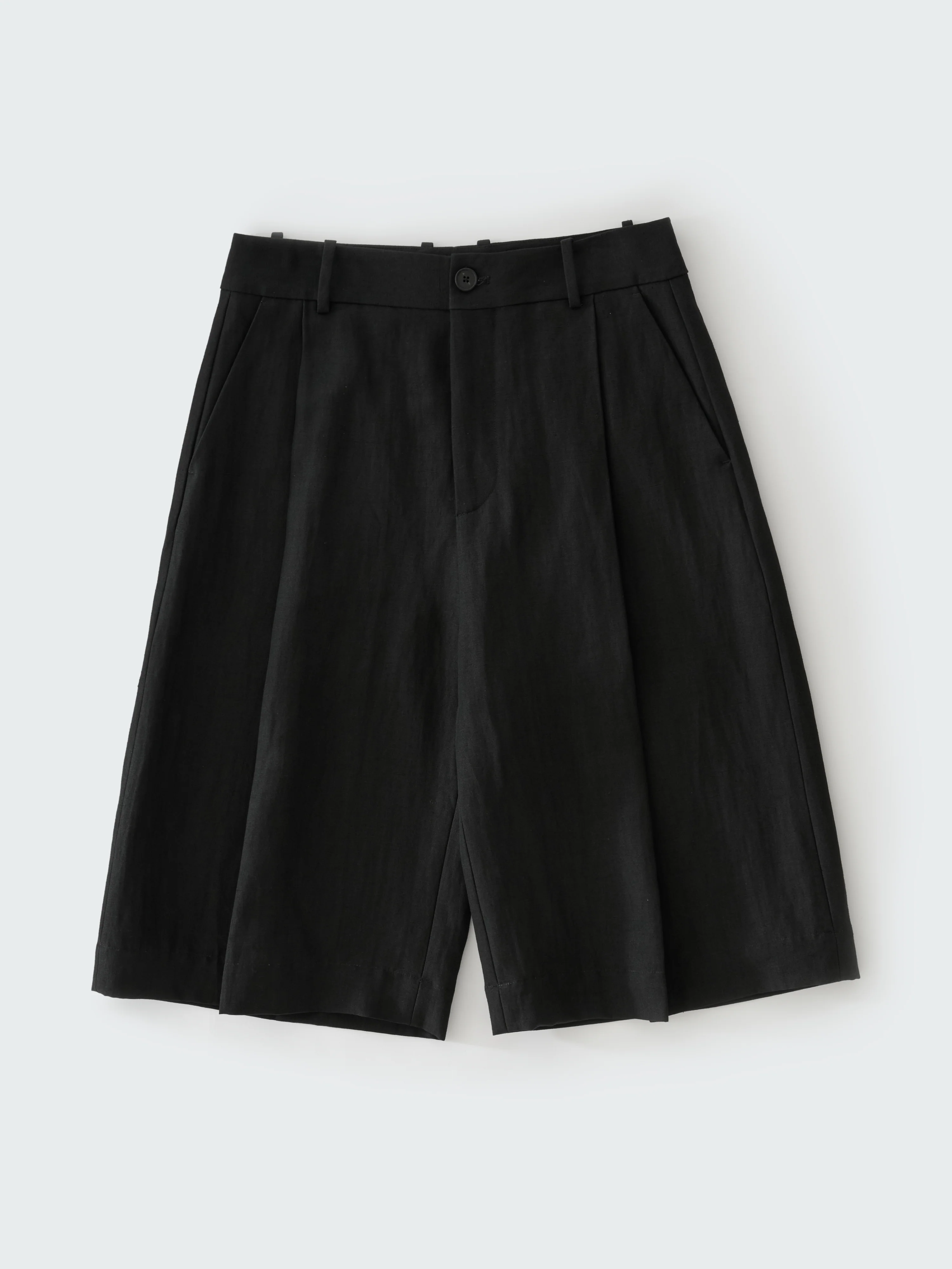 Fowld Linen Short in Black - Image 7