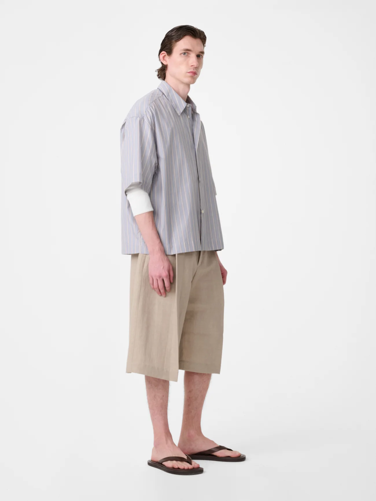 Fowld Linen Short in Sand - Image 3