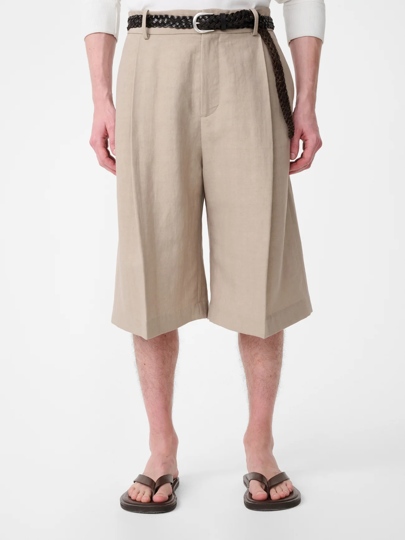 Fowld Linen Short in Sand - Image 5