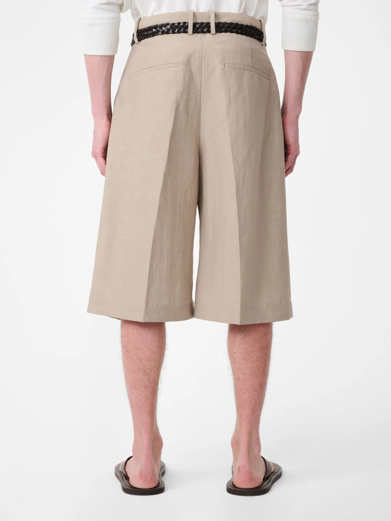 Fowld Linen Short in Sand - Image 6