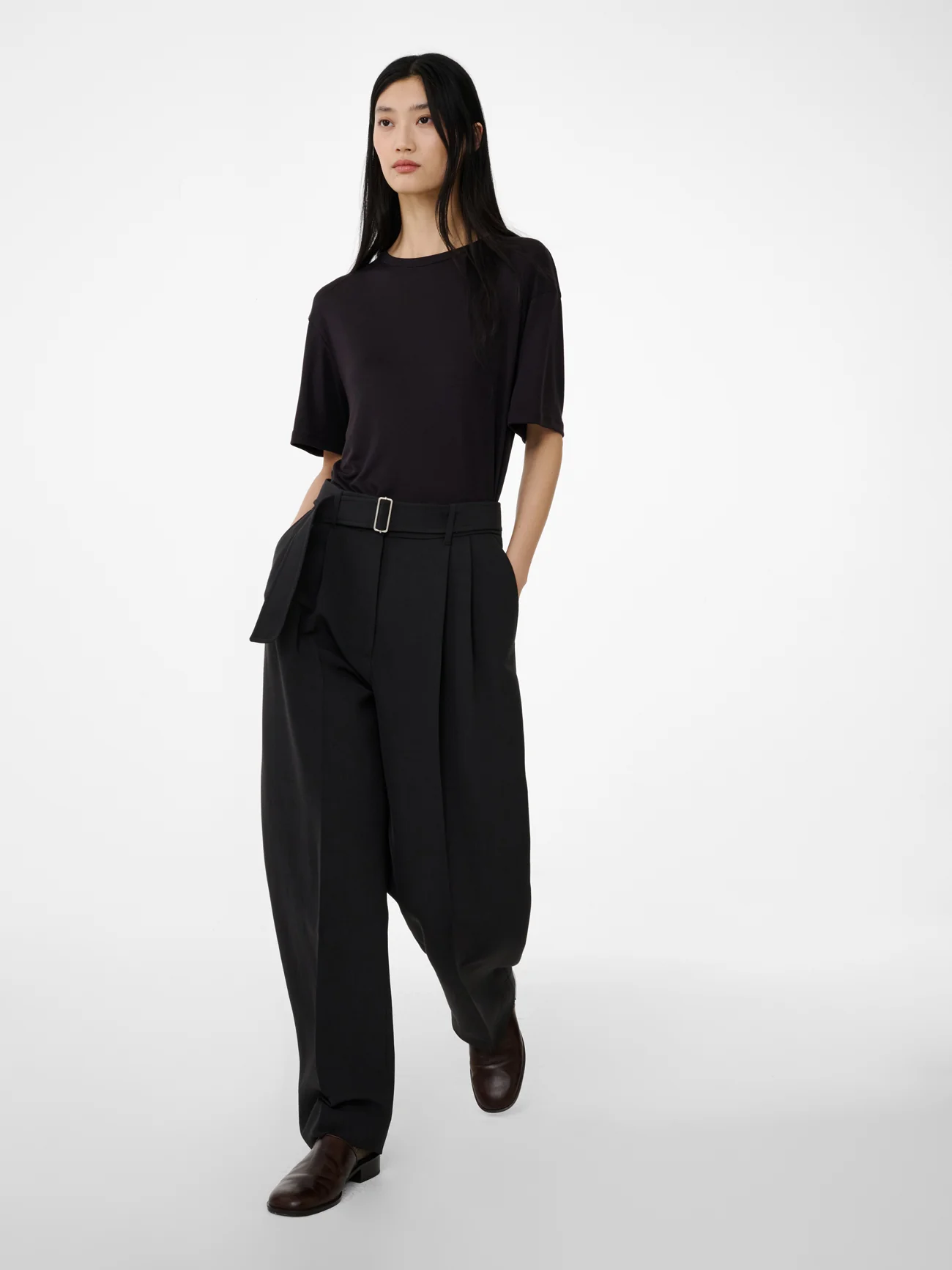 Hibi Pant in Black Grape - Image 4