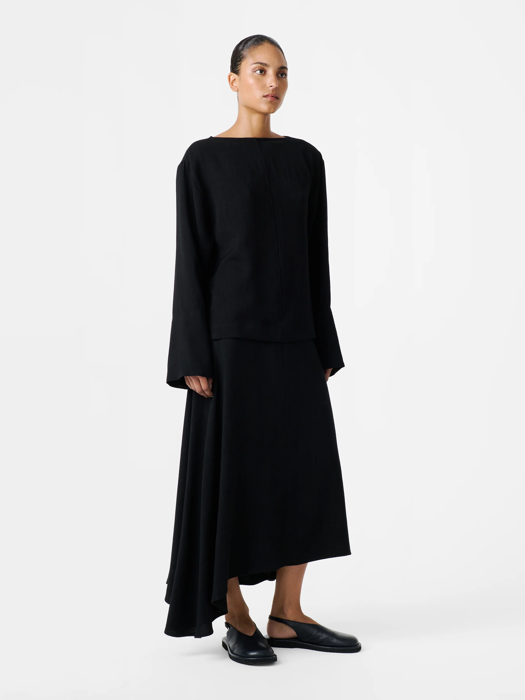 Hirta Skirt in Black - Image 2