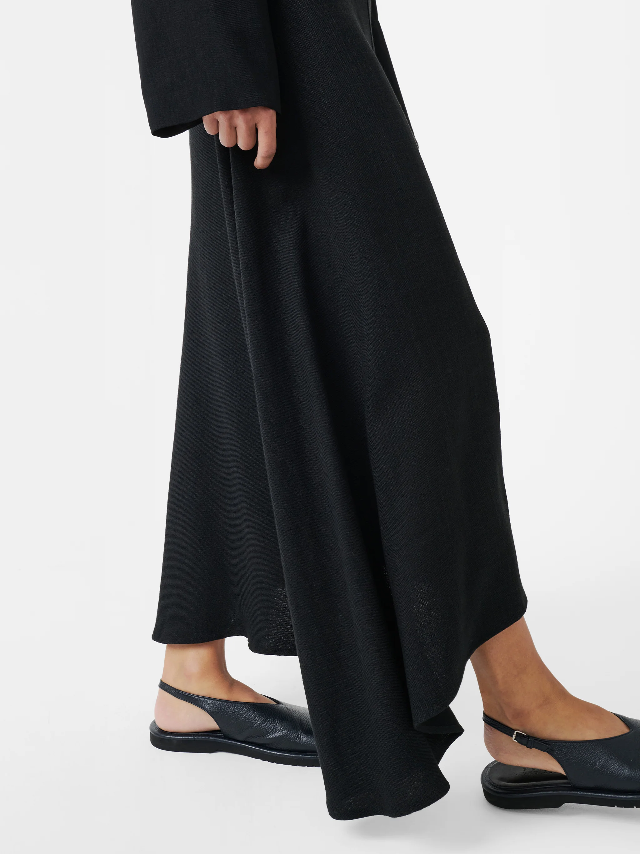 Hirta Skirt in Black - Image 4