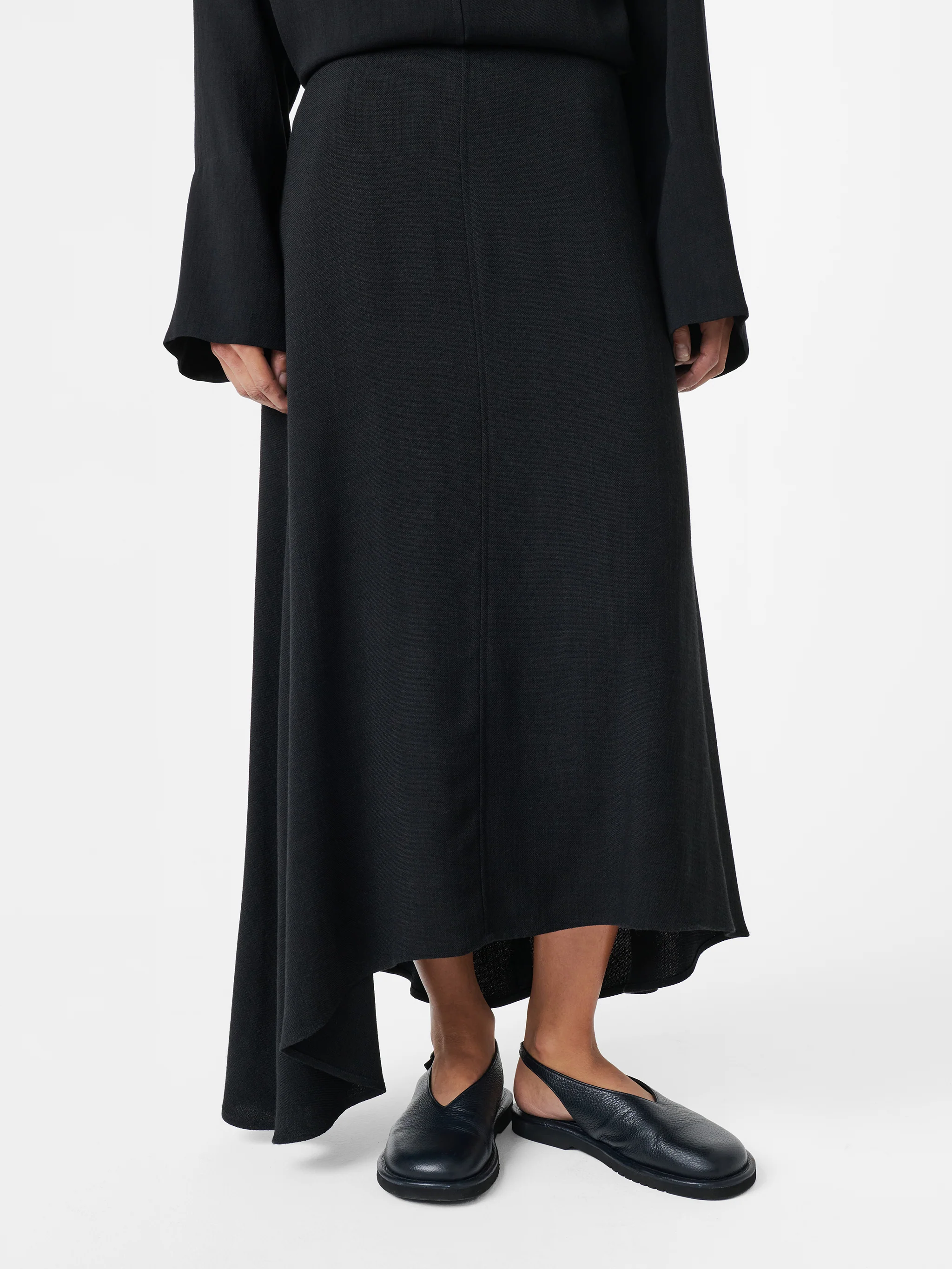 Hirta Skirt in Black - Image 5