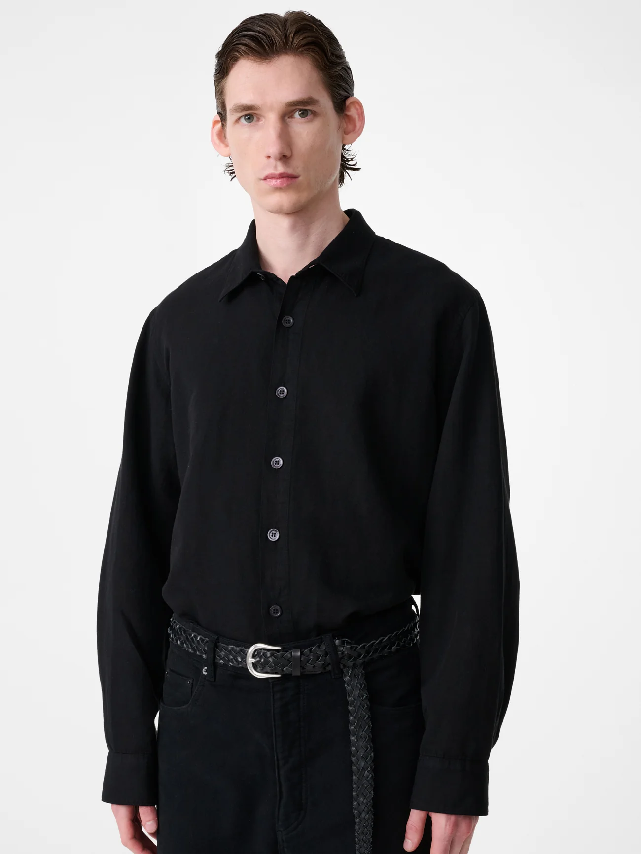 Hithe Linen Shirt in Black - Image 4