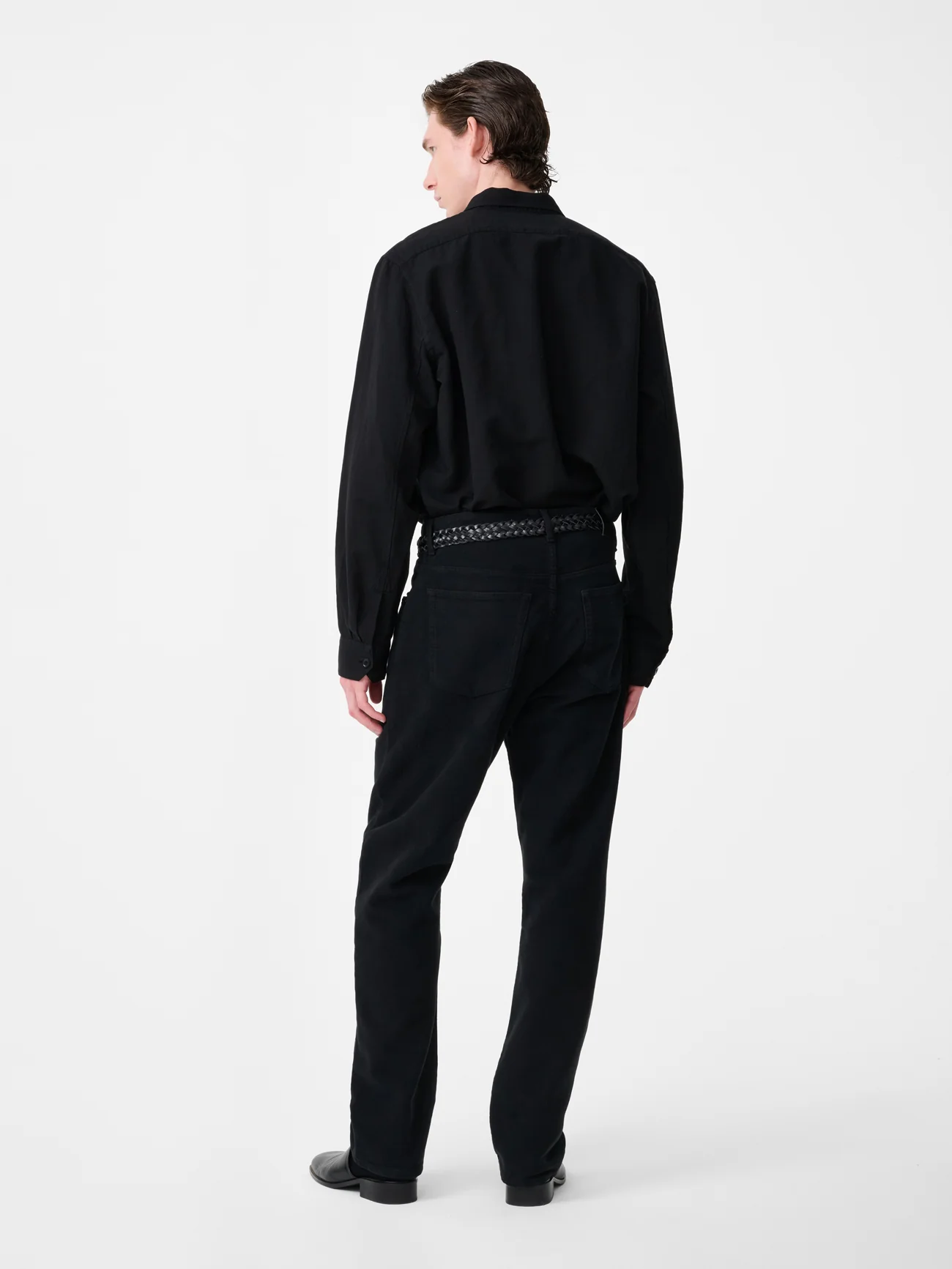 Hithe Linen Shirt in Black - Image 5