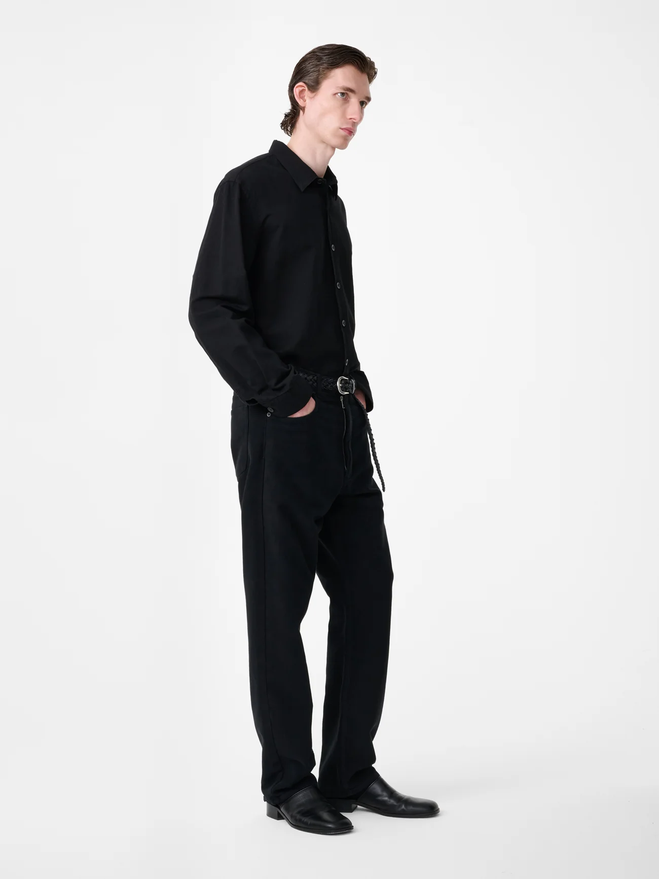 Hithe Linen Shirt in Black - Image 6