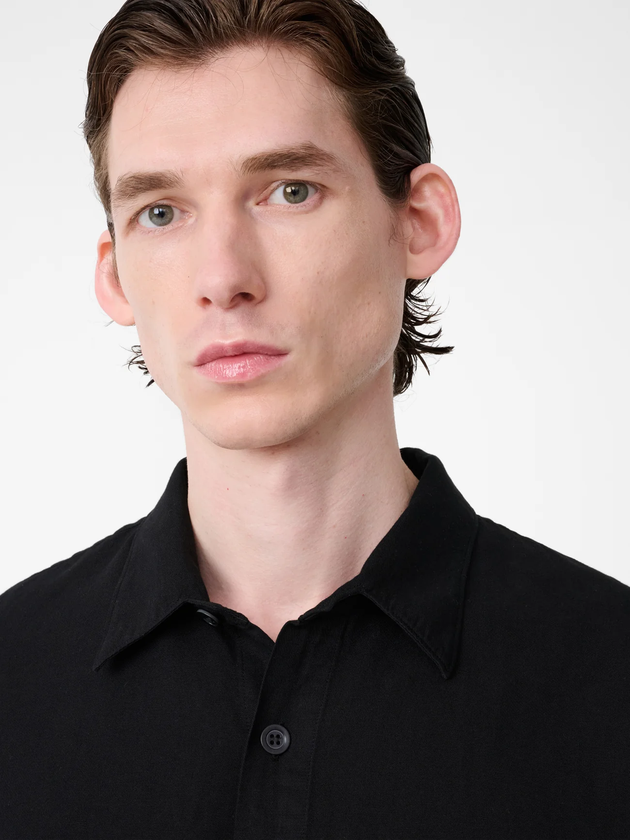 Hithe Linen Shirt in Black - Image 7