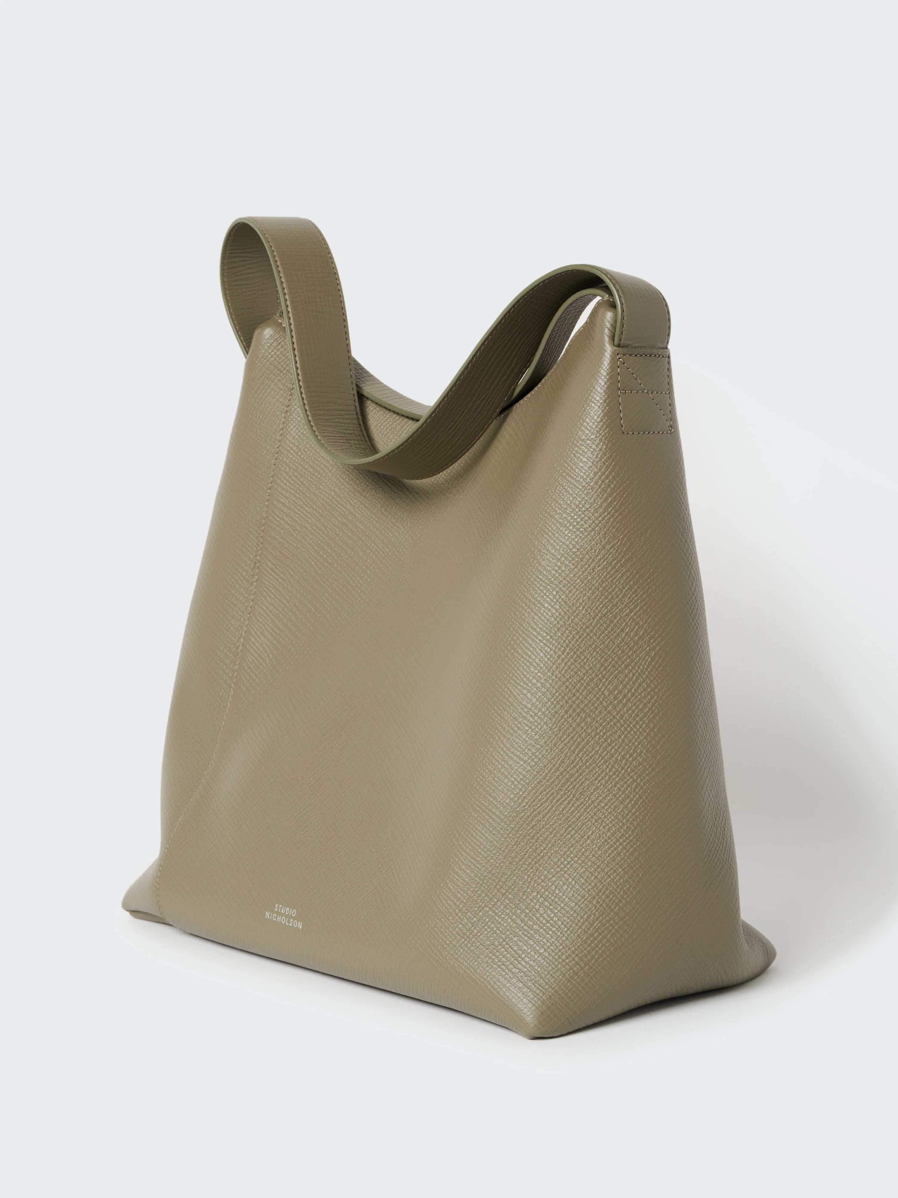 Hobo Type 1 Leather Bag in Elephant - Image 3