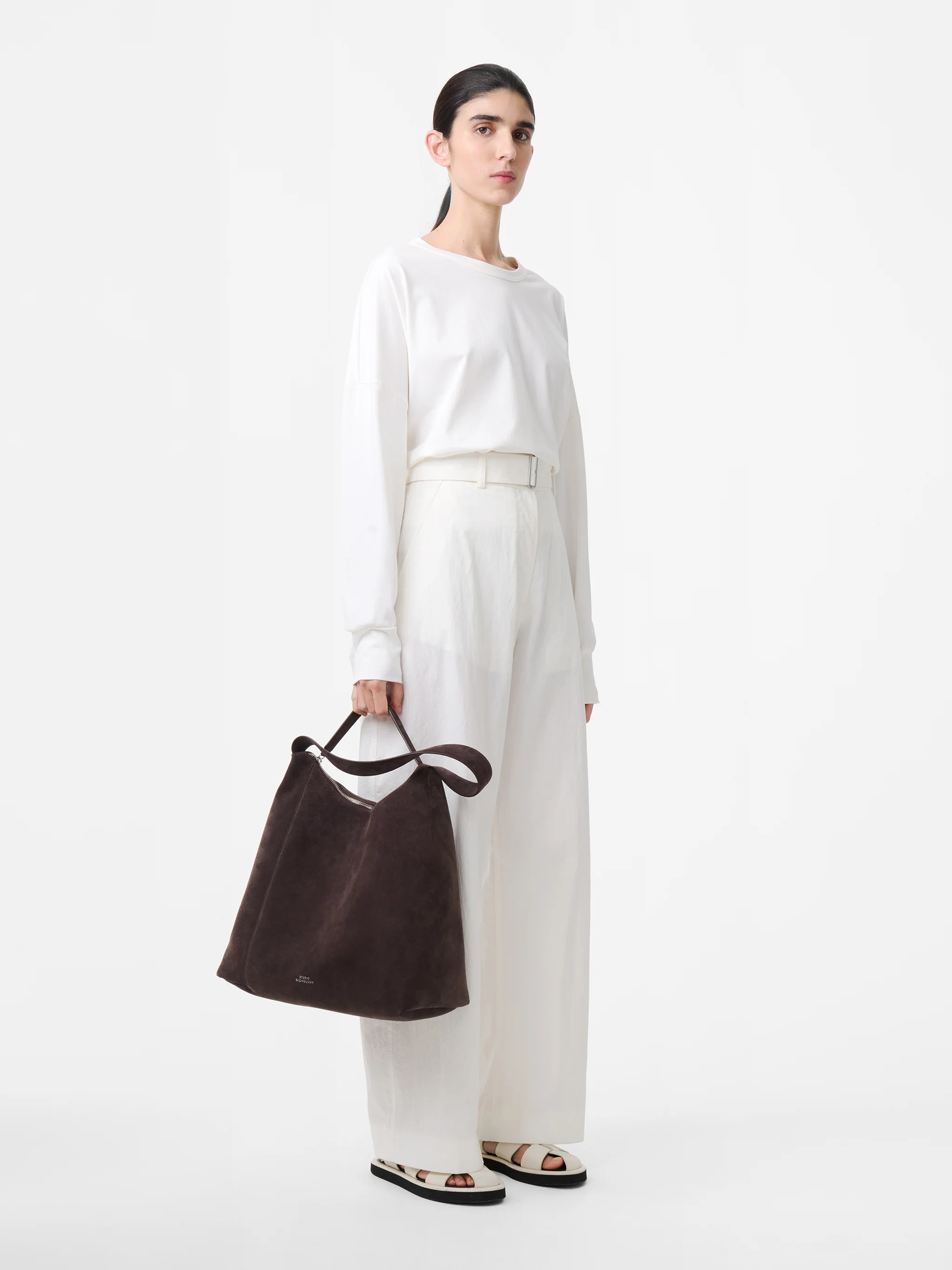 Hobo Type 1 Suede Bag in Conker - Image 2