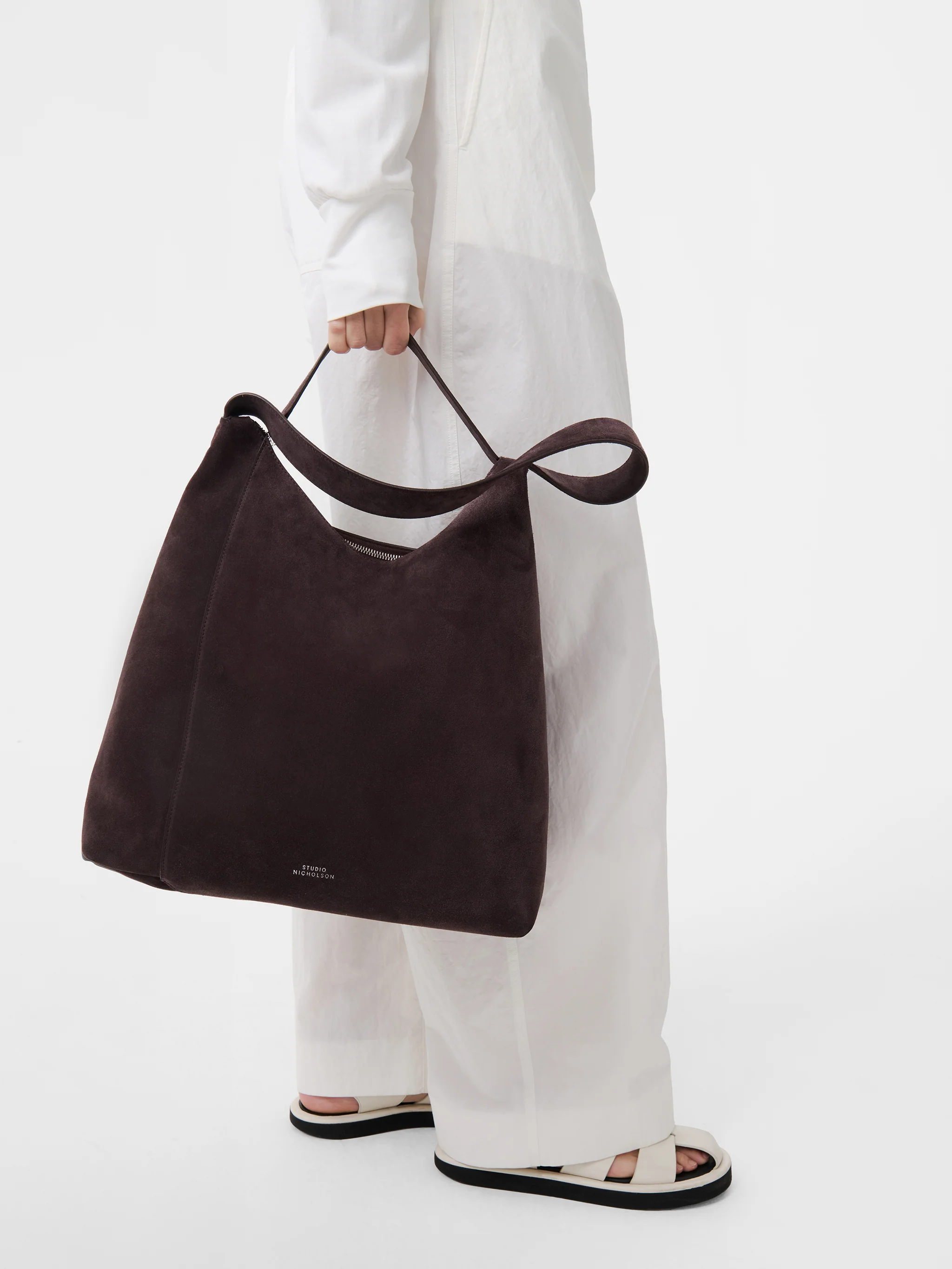 Hobo Type 1 Suede Bag in Conker - Image 6