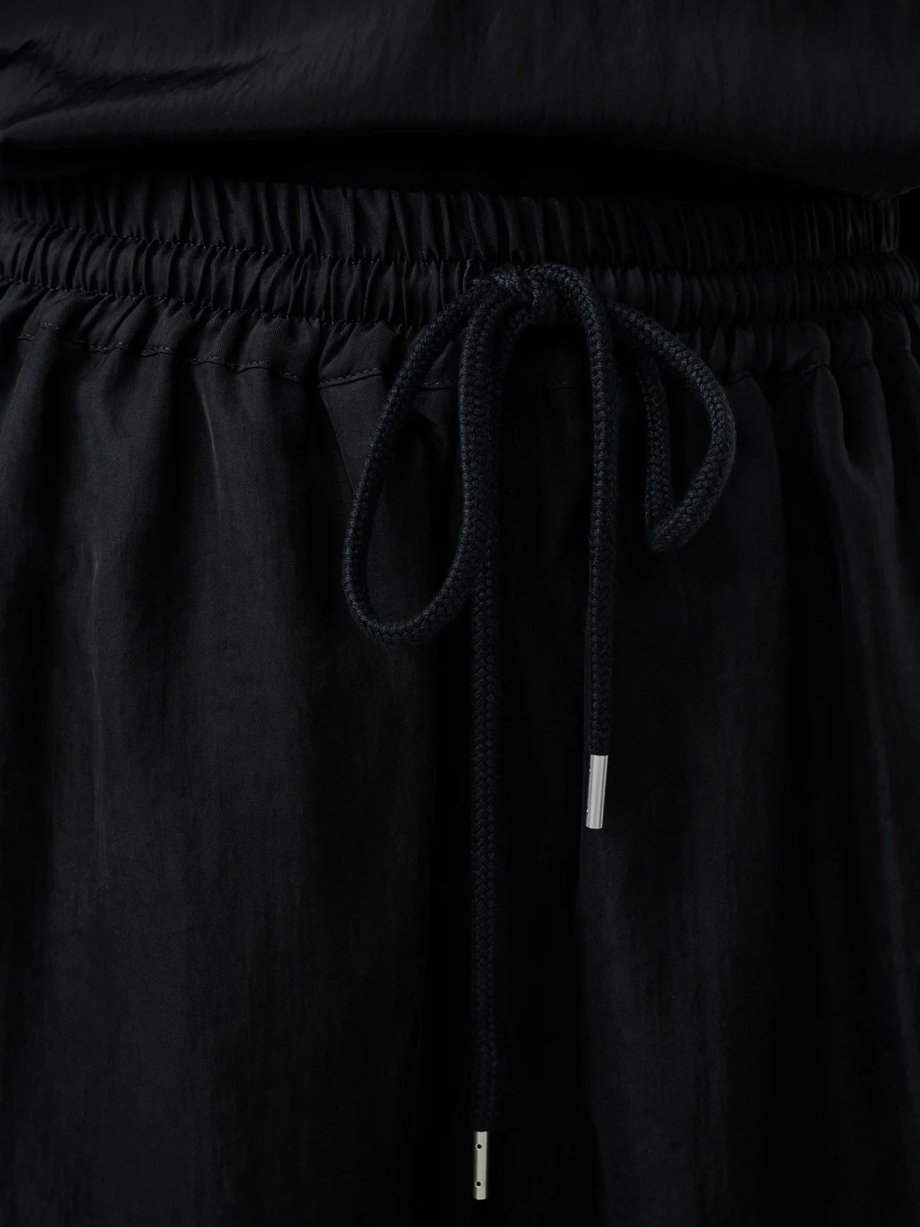 Karya Twill Short in Black - Image 8