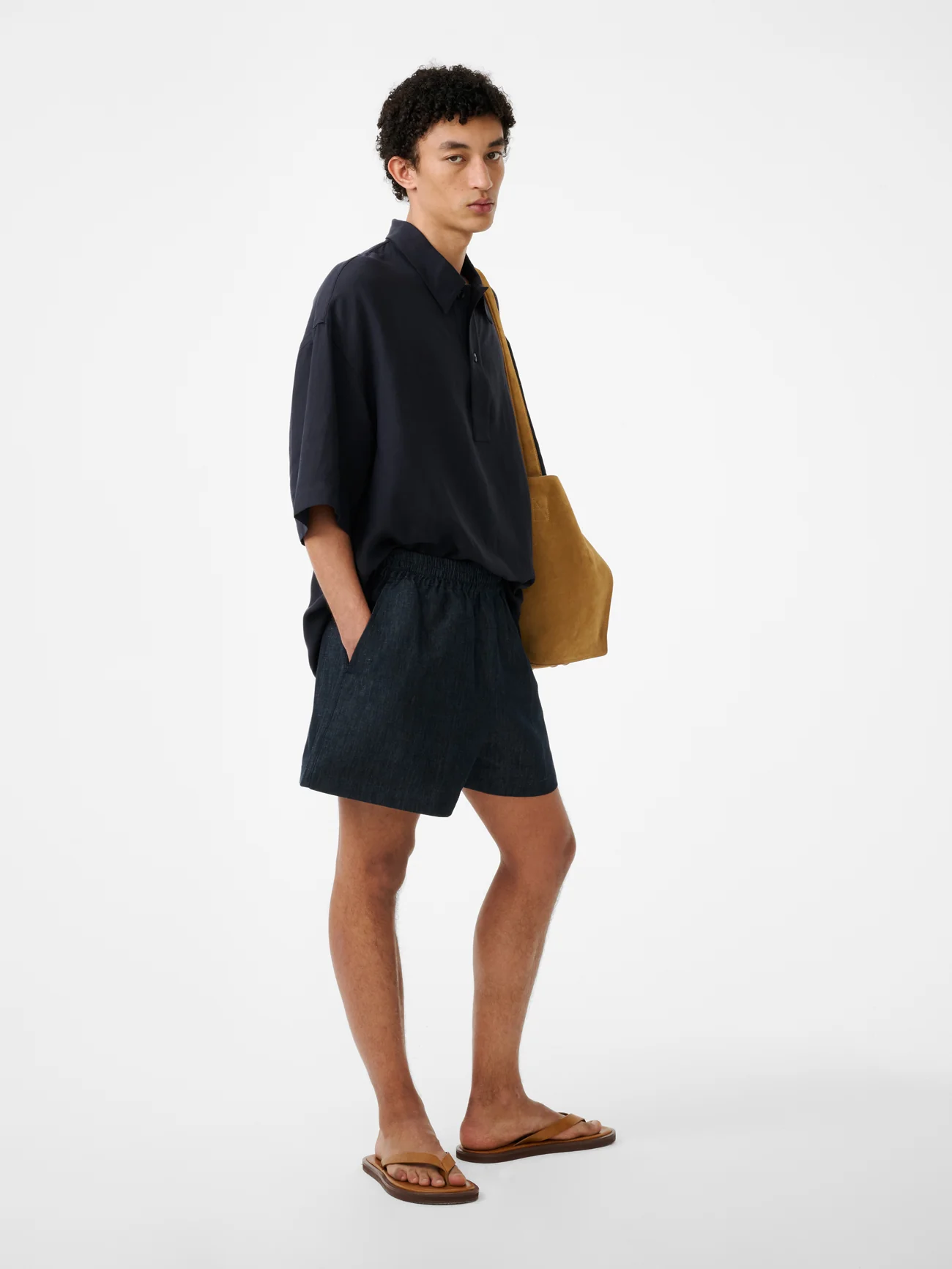 Lemmer Short Sleeve Linen Polo in Darkest Navy - Image 3