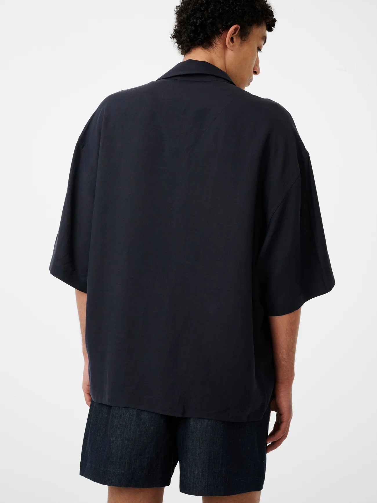 Lemmer Short Sleeve Linen Polo in Darkest Navy - Image 5