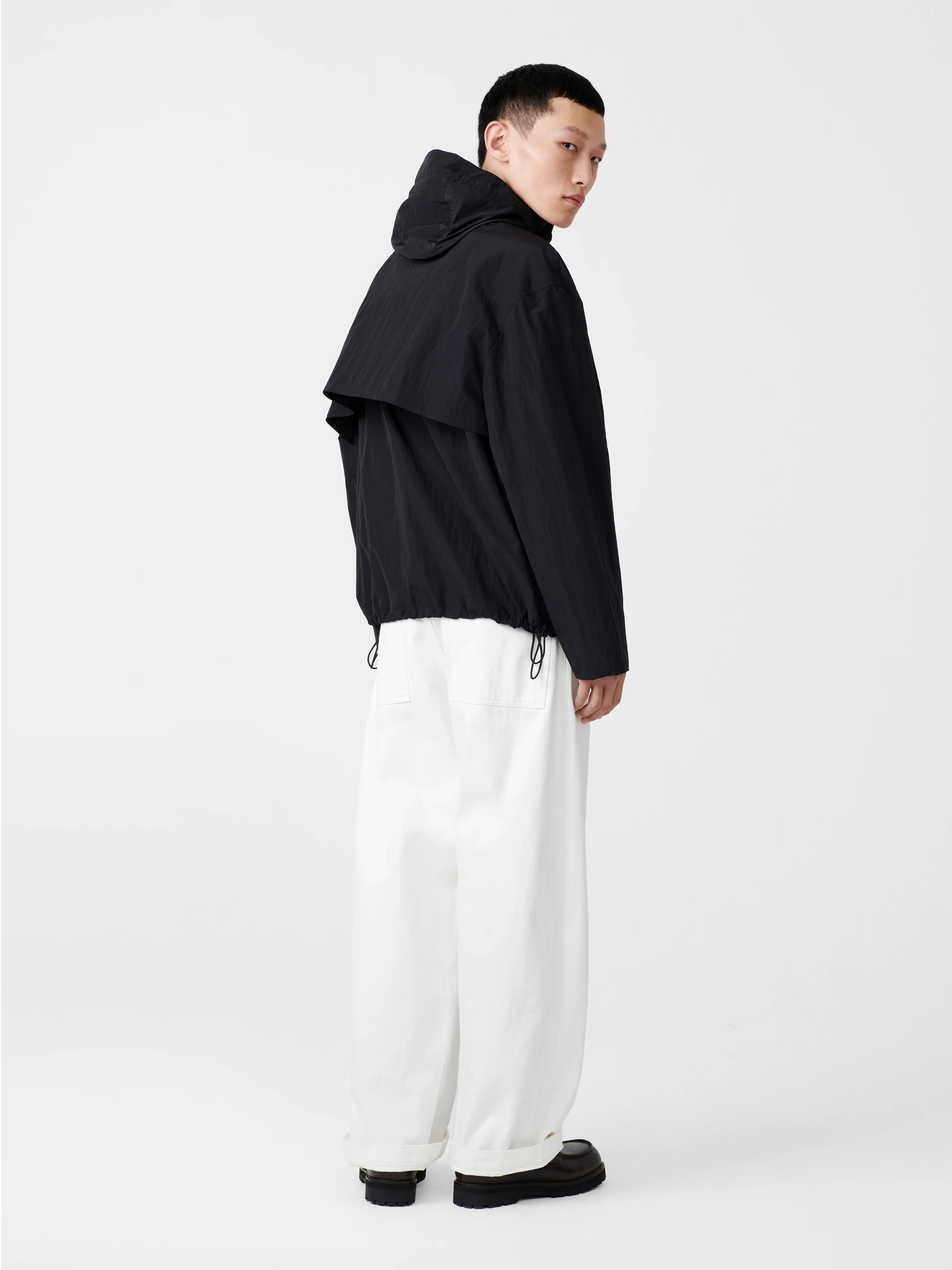 Lessen Jacket in Black - Image 3