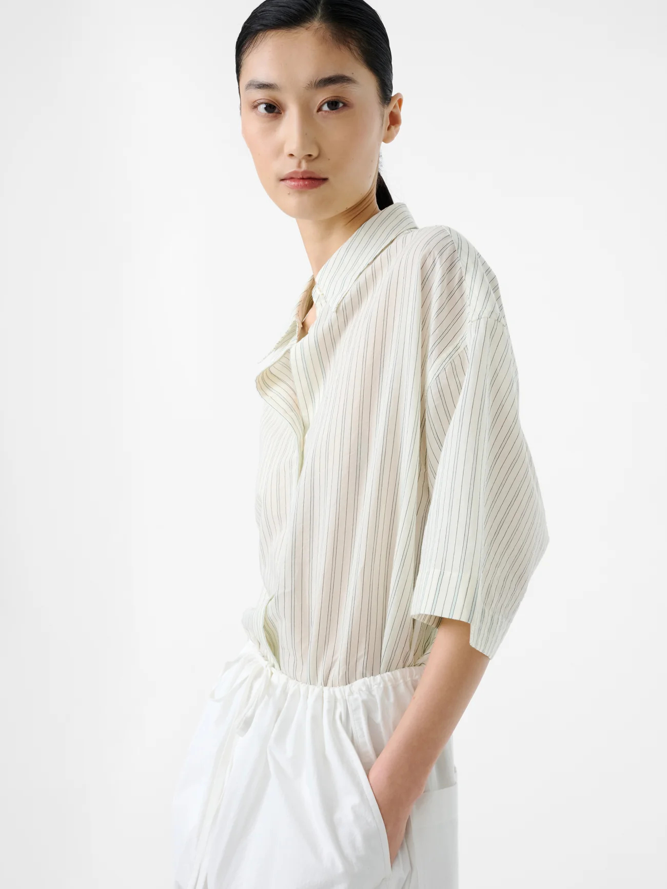 Merle Short Sleeve Shirt in Parchment Stripe - Image 4
