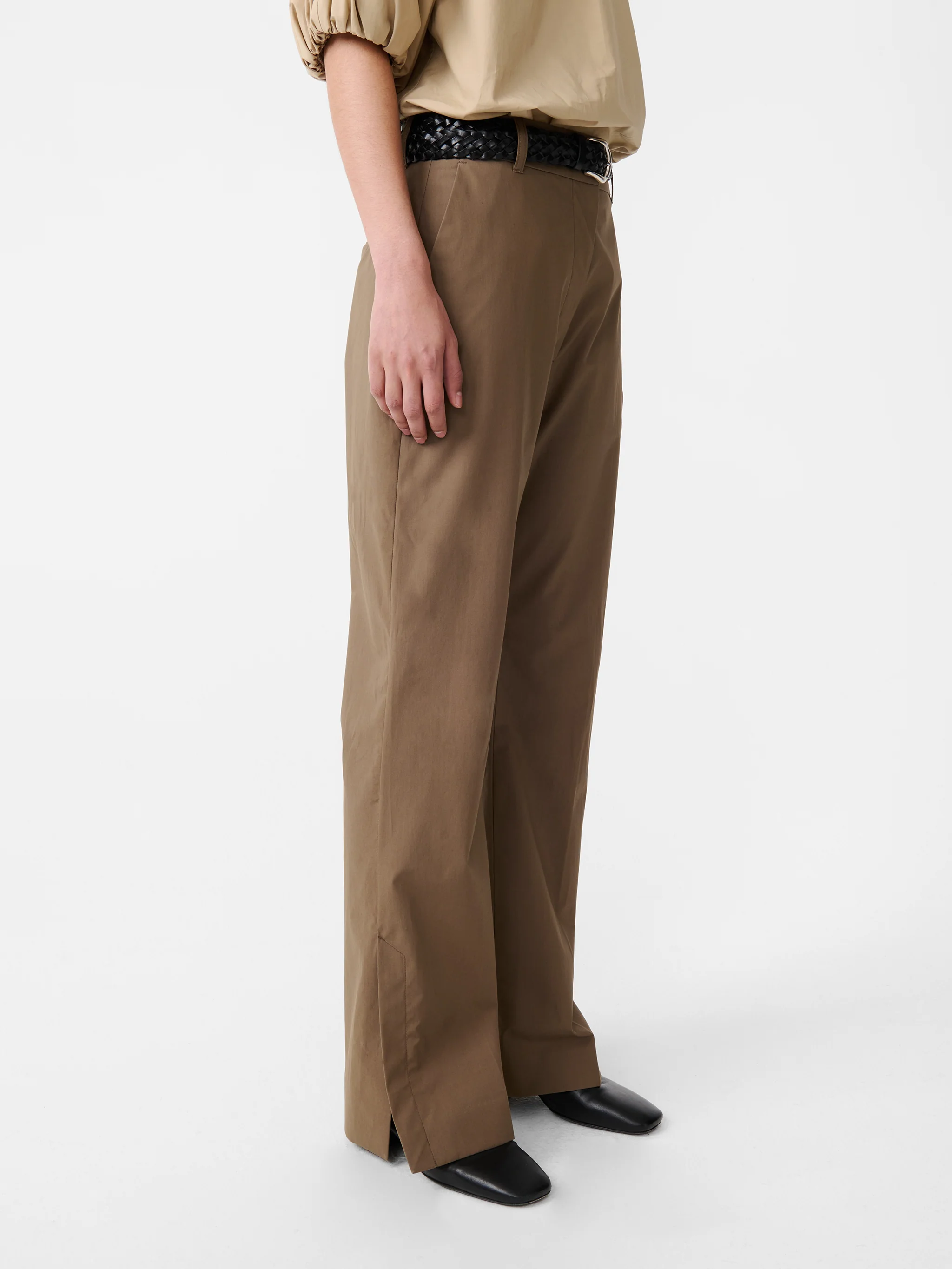 Mitra Pant in Boulder - Image 4