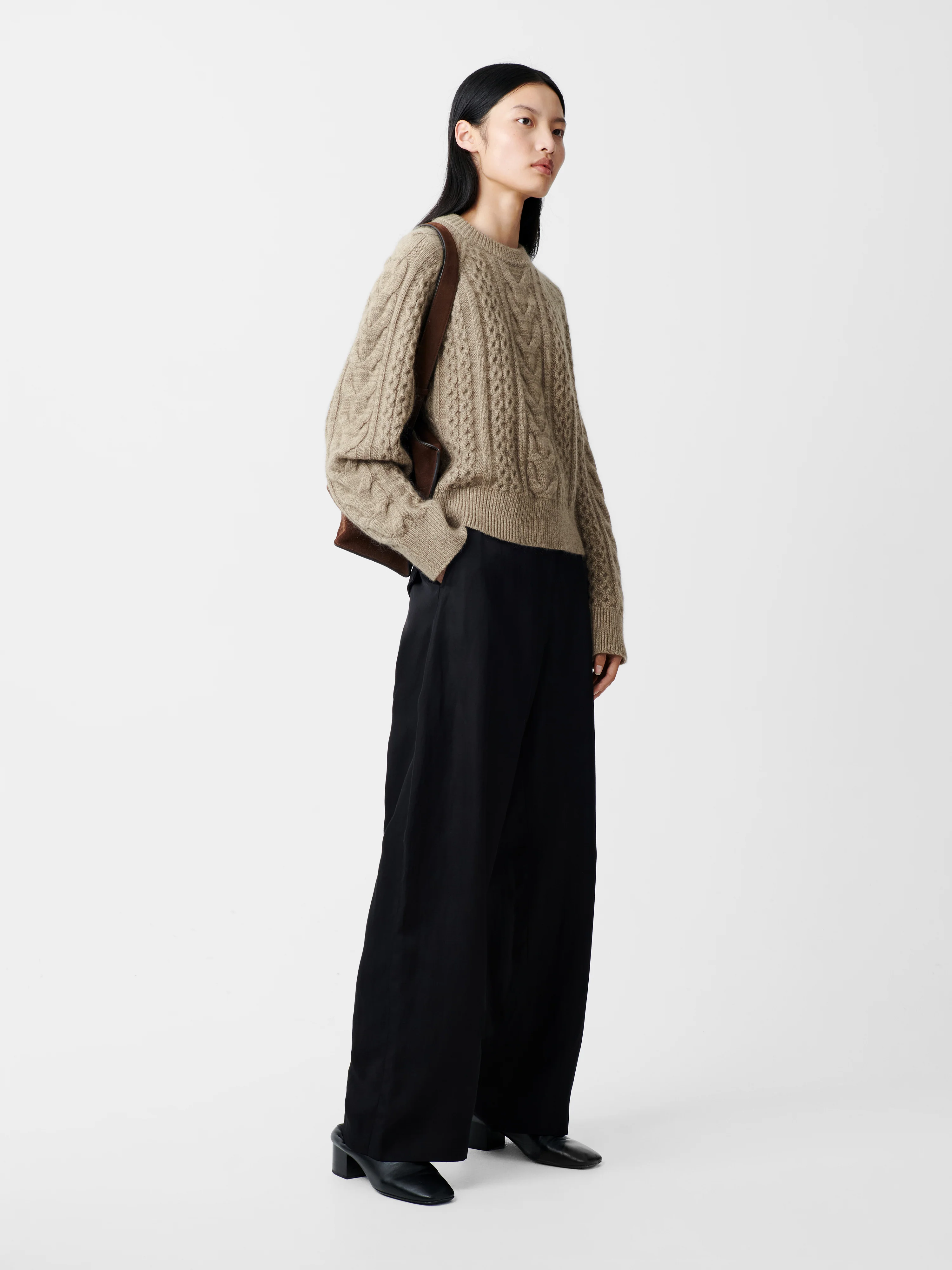 Molve Knit in Oatmeal - Image 3
