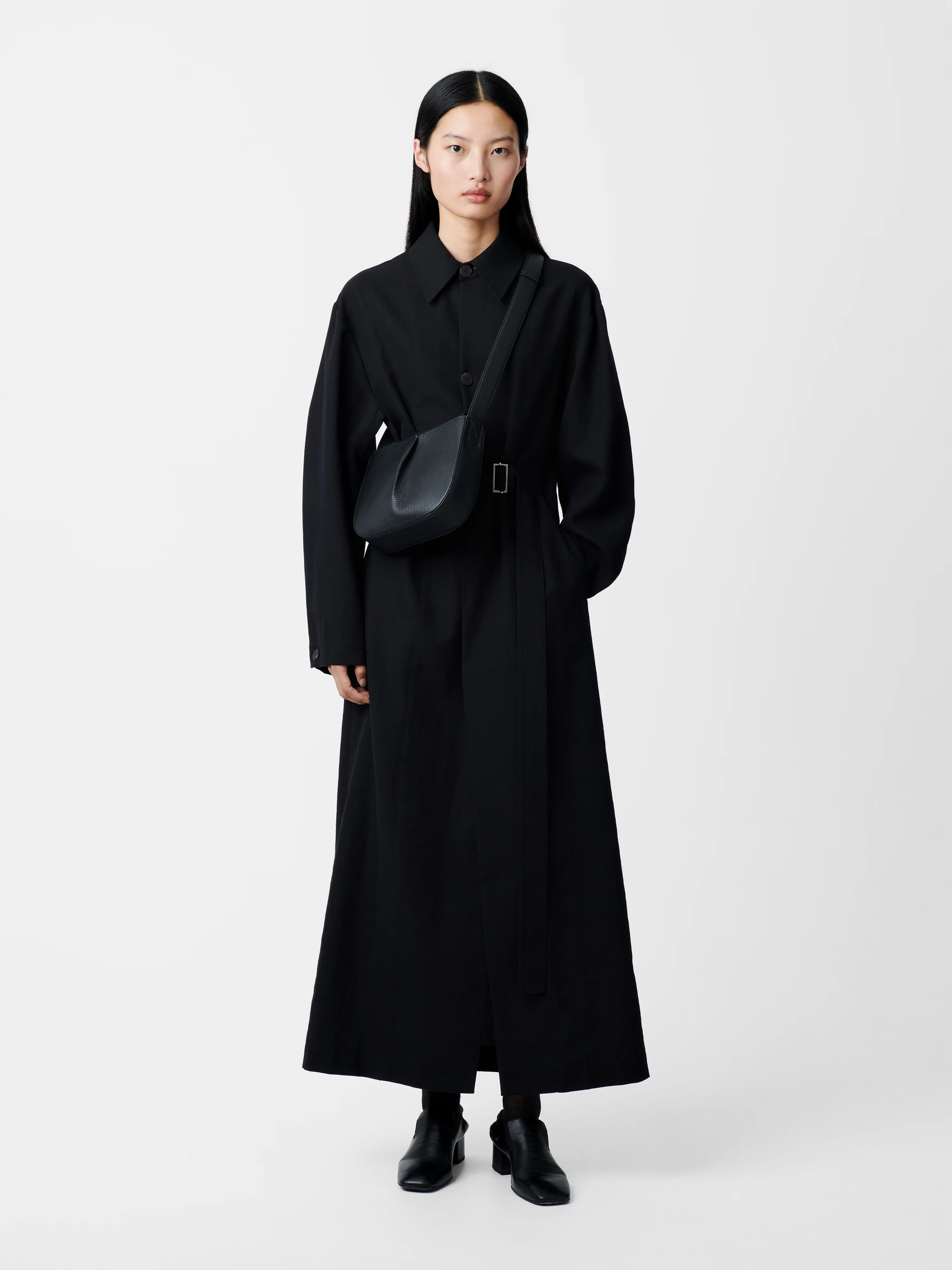 Mor Dress in Black - Image 2