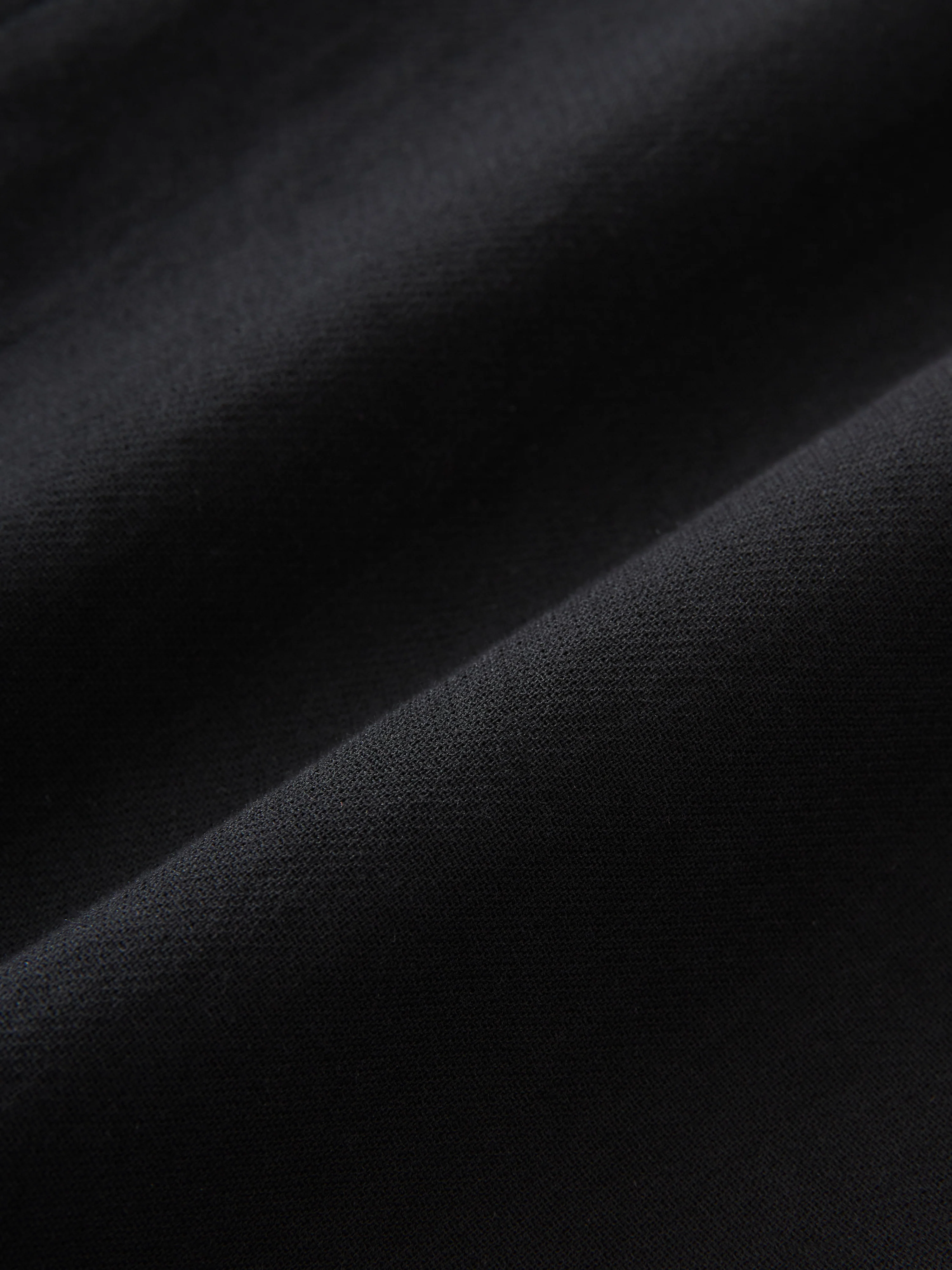 Mor Dress in Black - Image 9