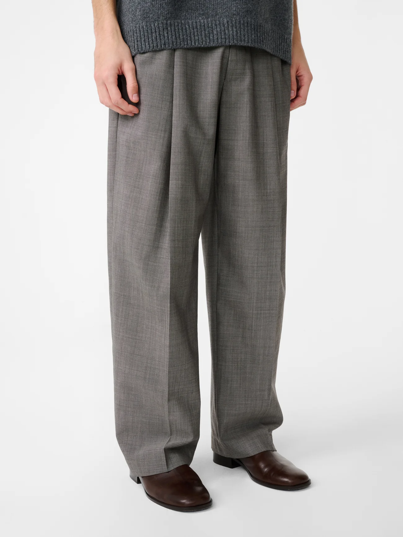 Noam Drawstring Pant in Warm Grey - Image 5