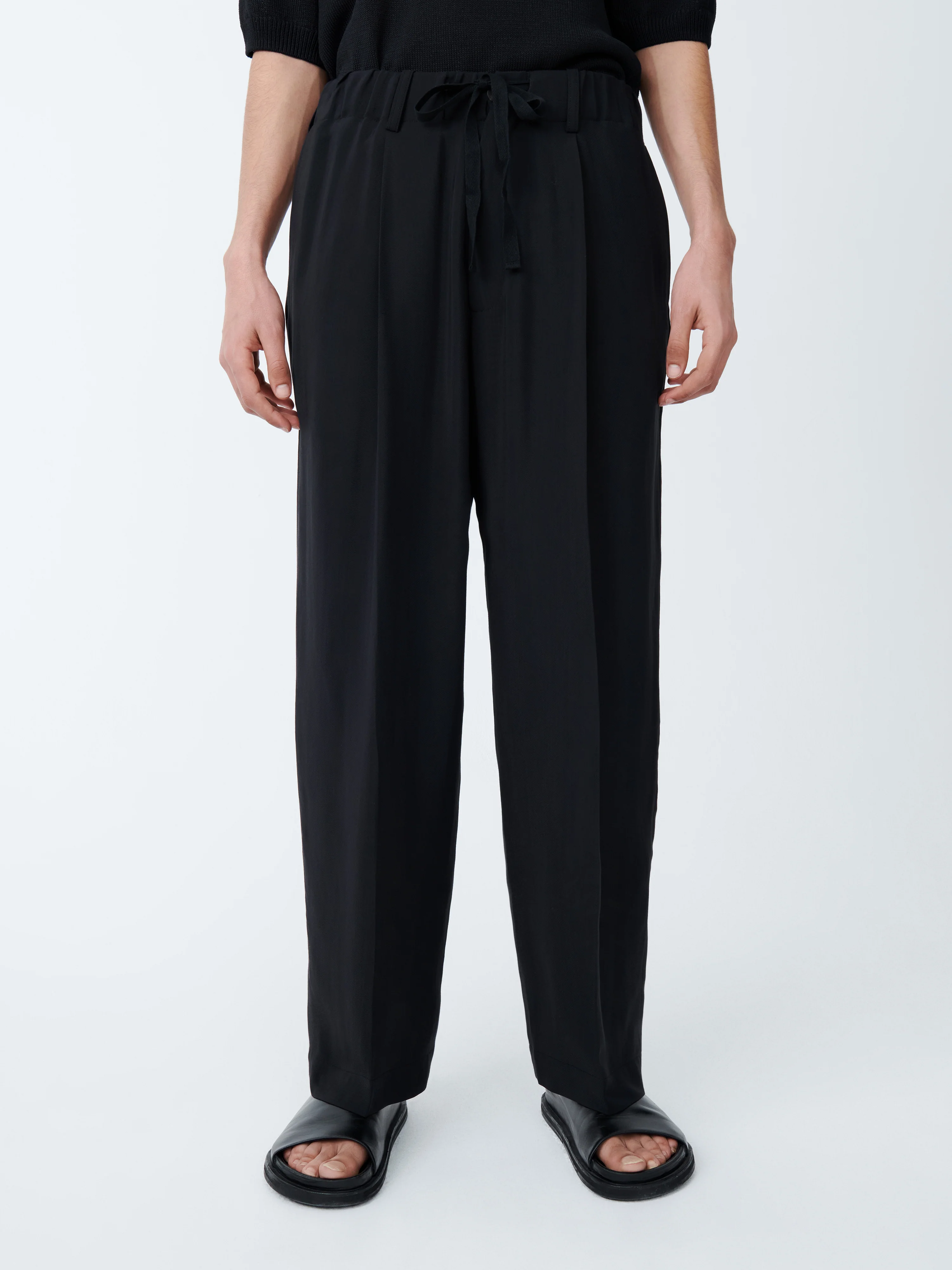 Noam Pant in Darkest Navy - Image 6
