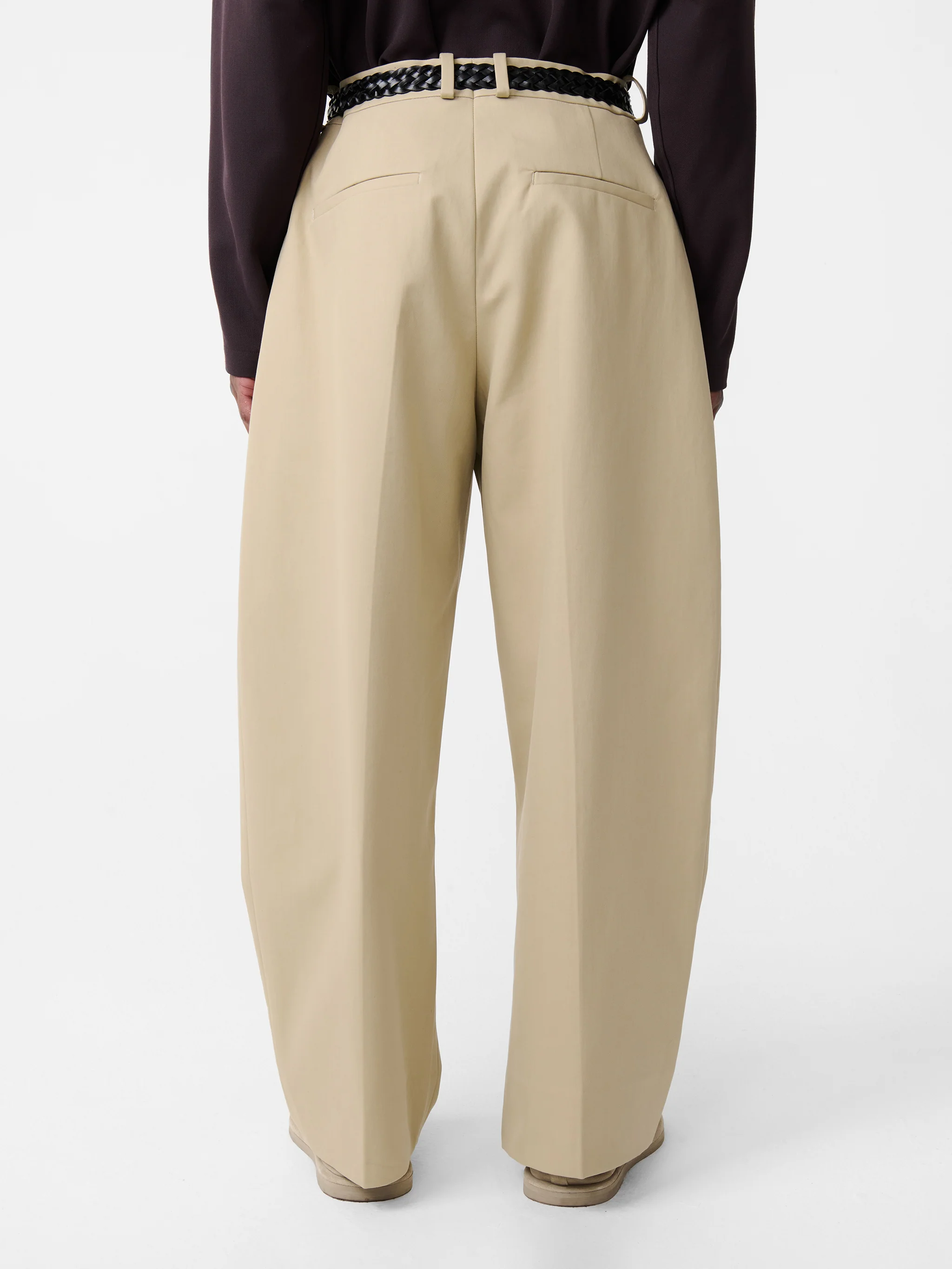 Pull Tailored Pant in Sand - Image 5