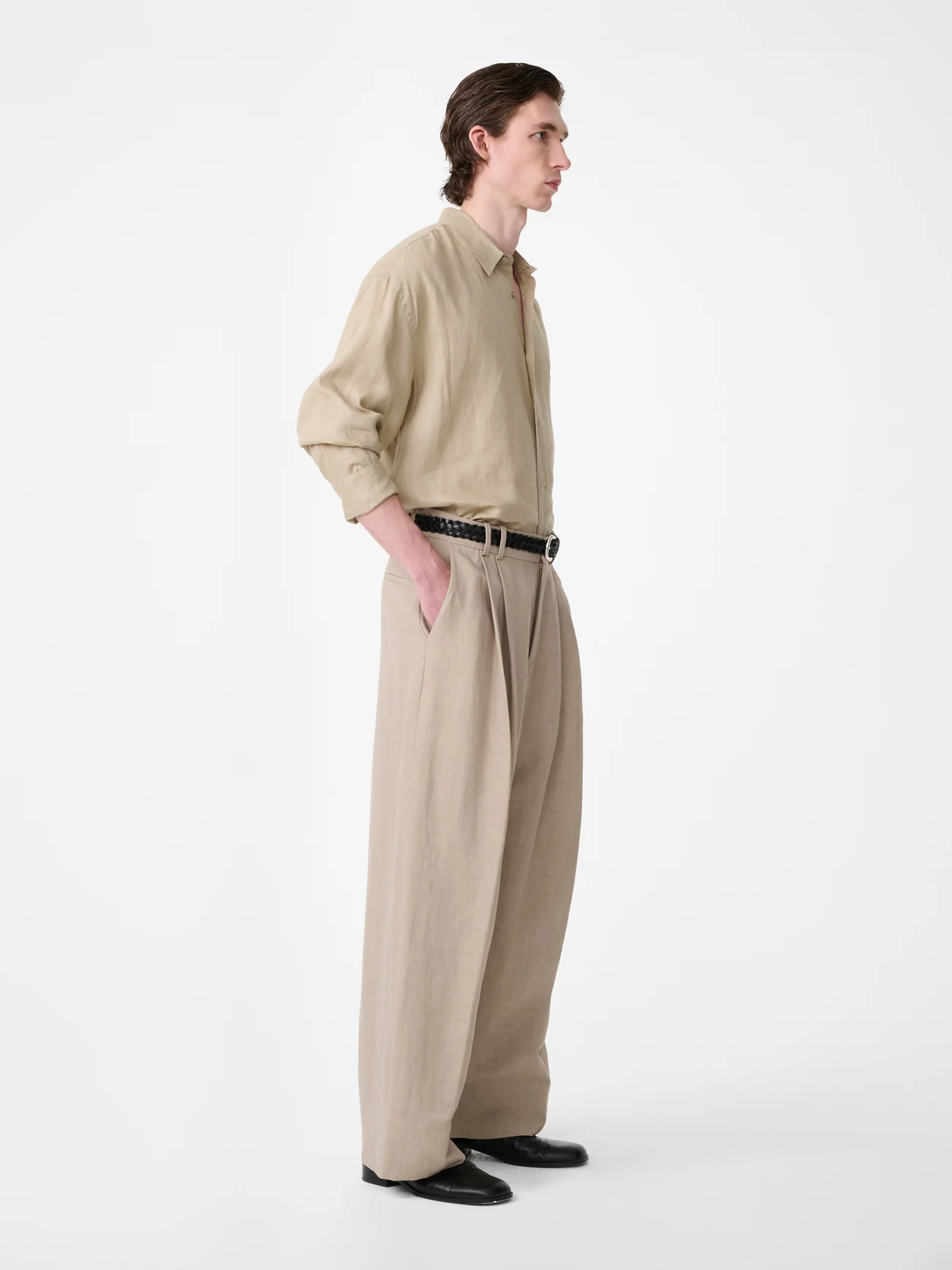 Rafe Linen Shirt in Sand - Image 5