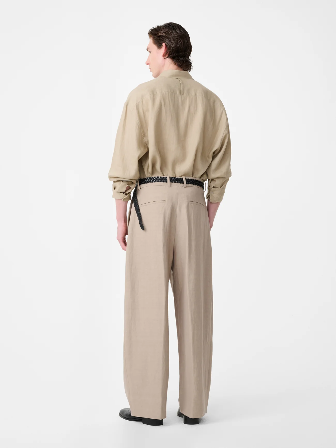Rafe Linen Shirt in Sand - Image 6
