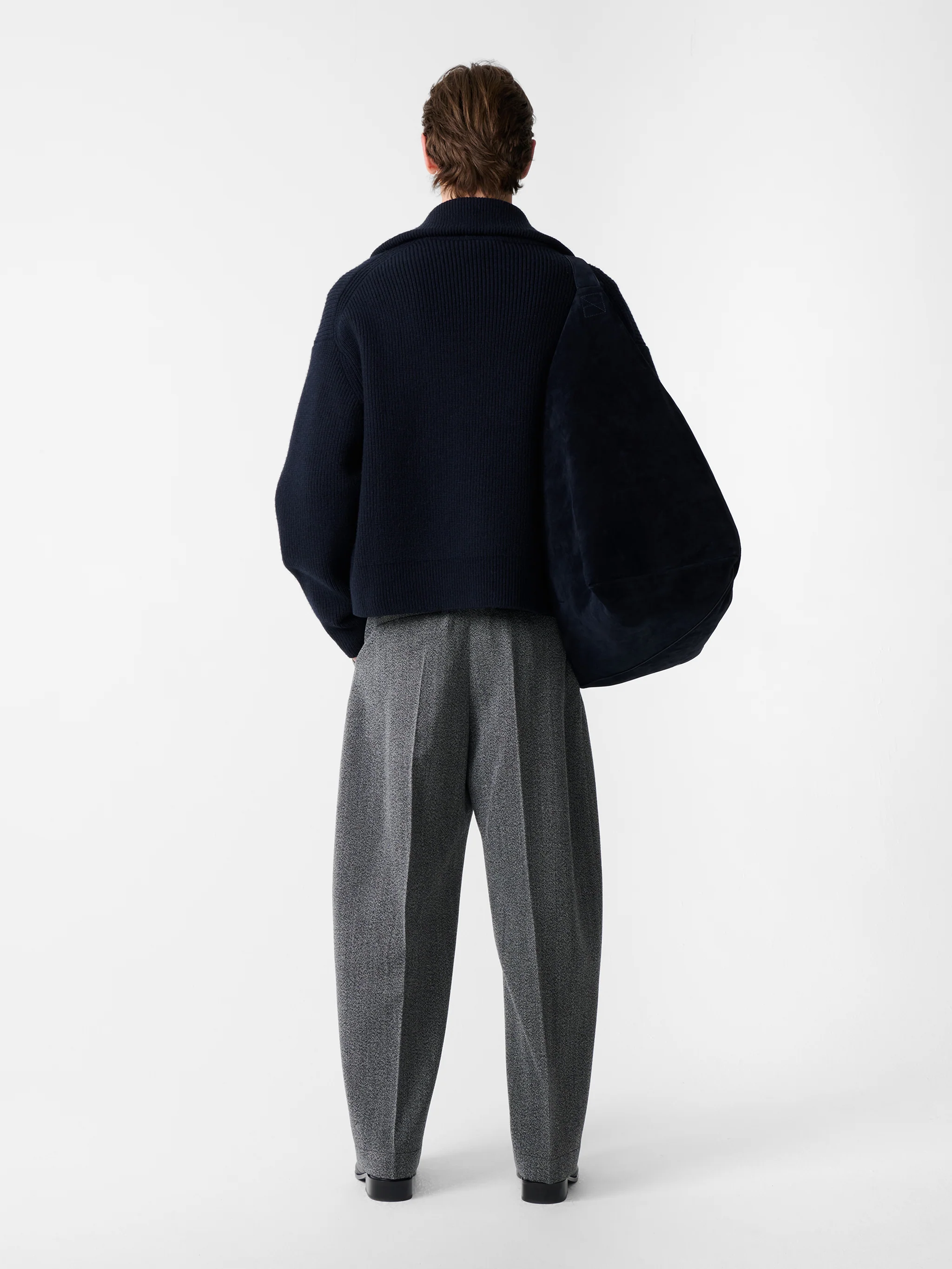 Sandos Knit in Darkest Navy - Image 5