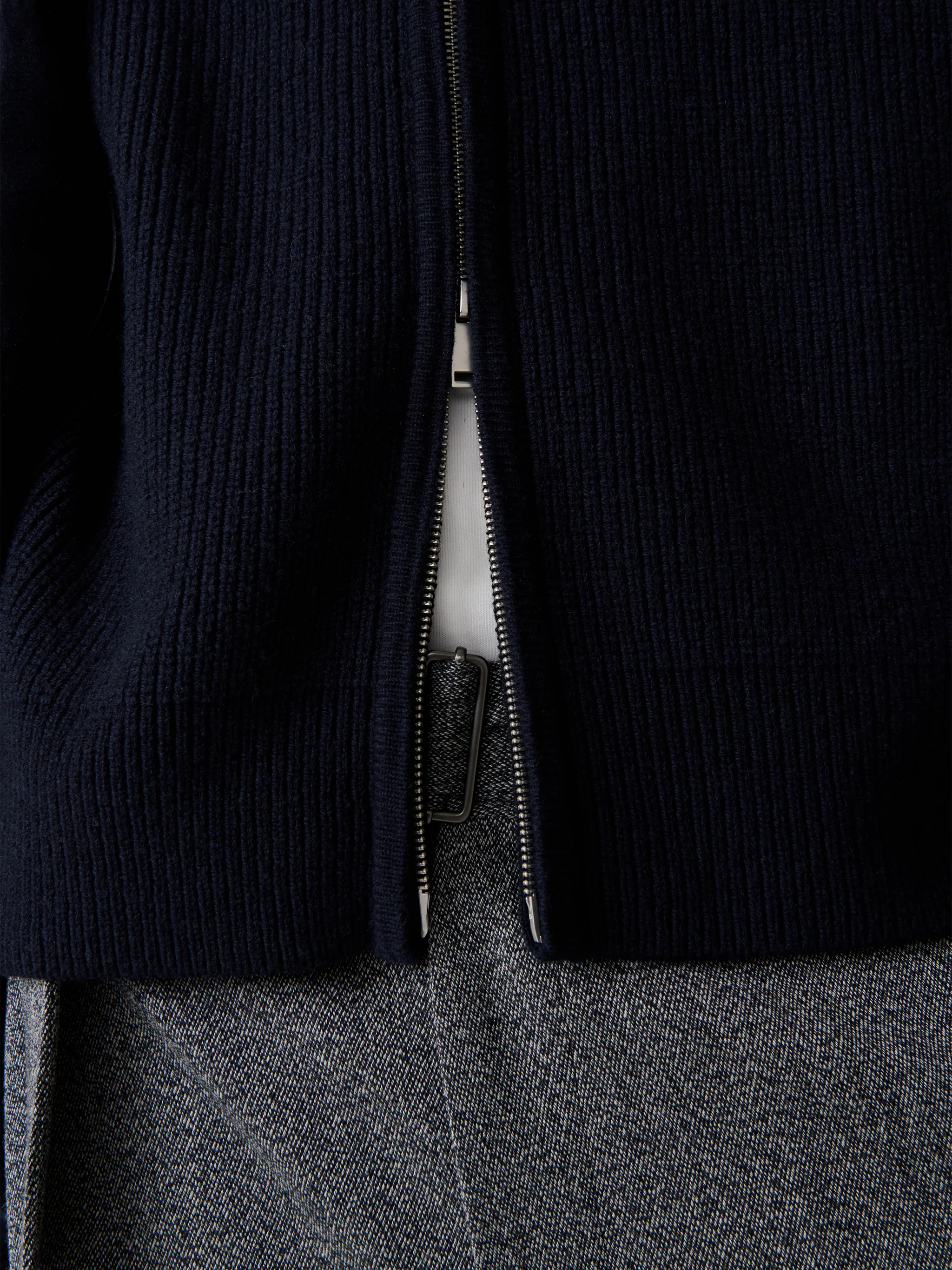 Sandos Knit in Darkest Navy - Image 9