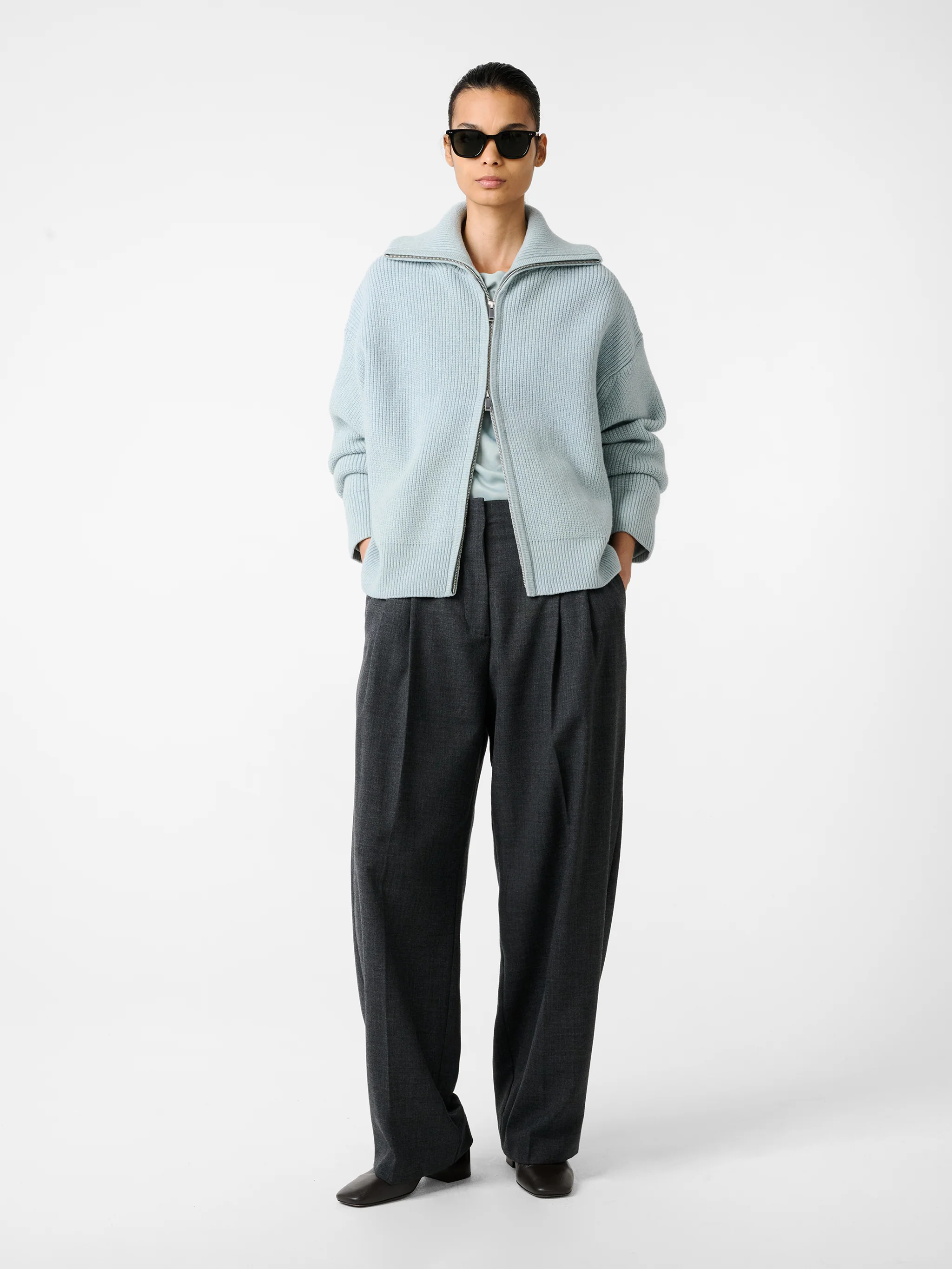 Sandos Knit in Mist - Image 10