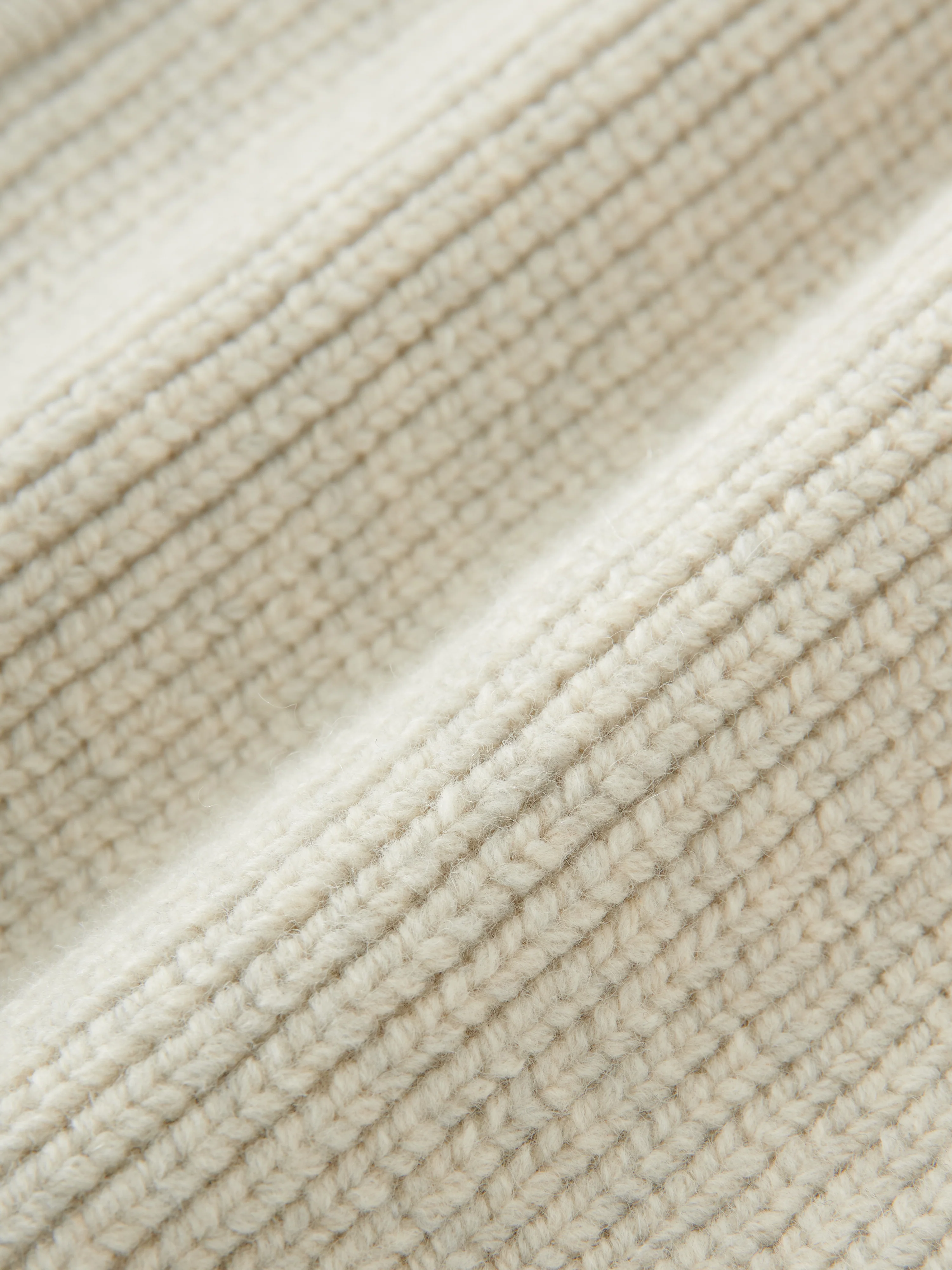 Sandos Knit in Natural - Image 9